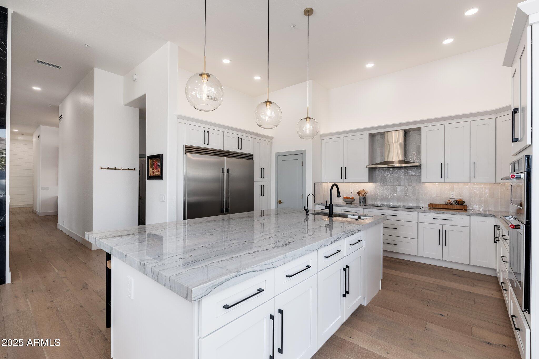 8327 E SUNNYSIDE Drive