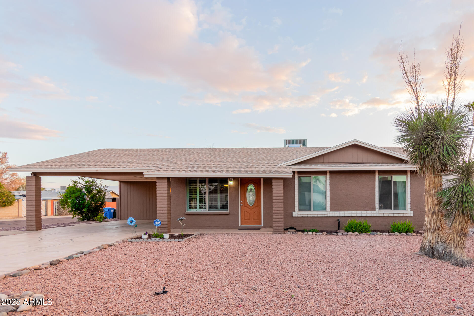4001 W LUPINE Avenue