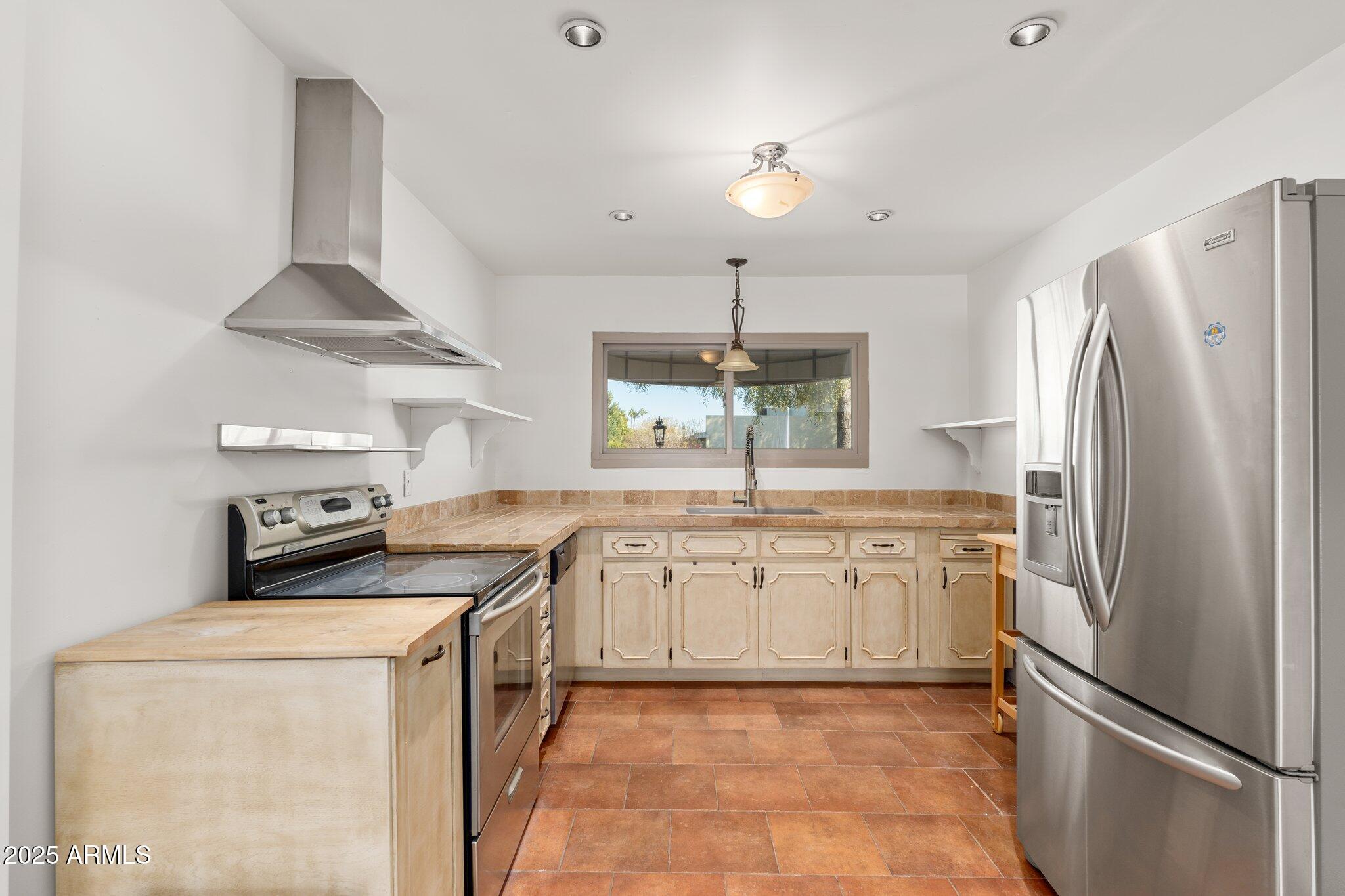 4818 N 76TH Place