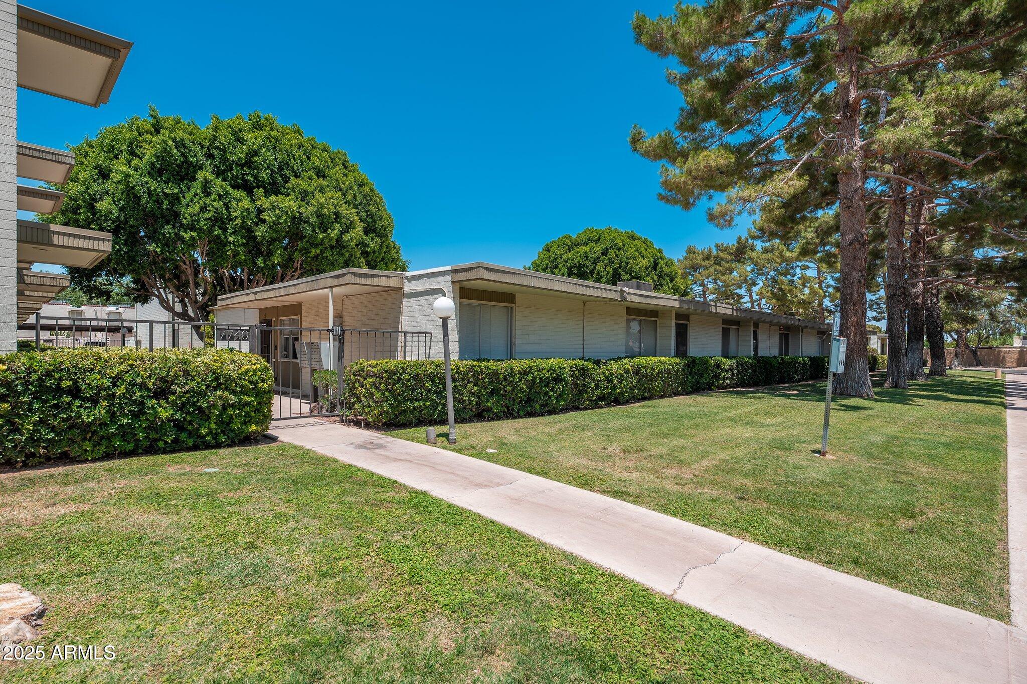 7740 E HEATHERBRAE Avenue, 3