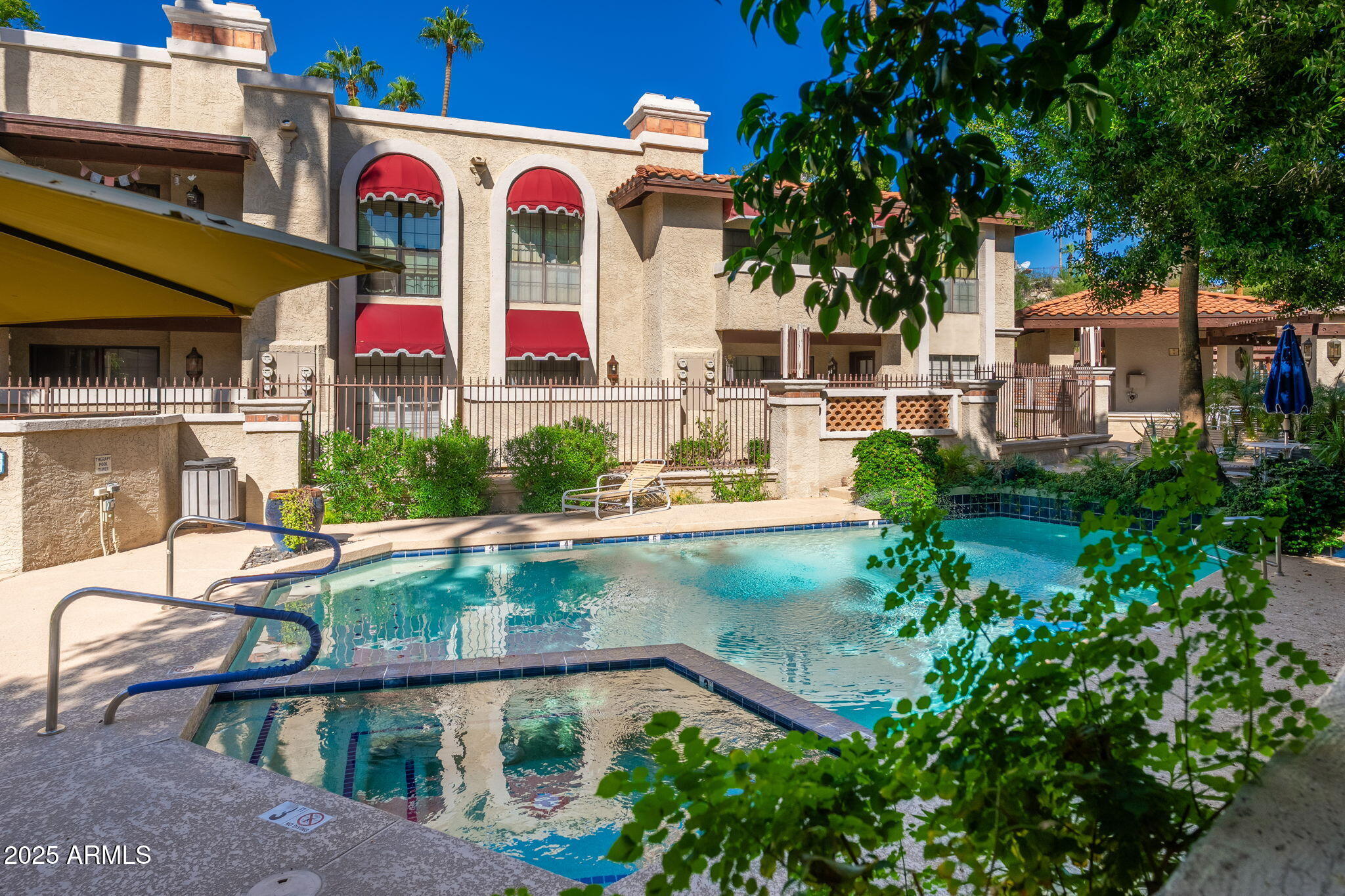 7557 N DREAMY DRAW Drive 219