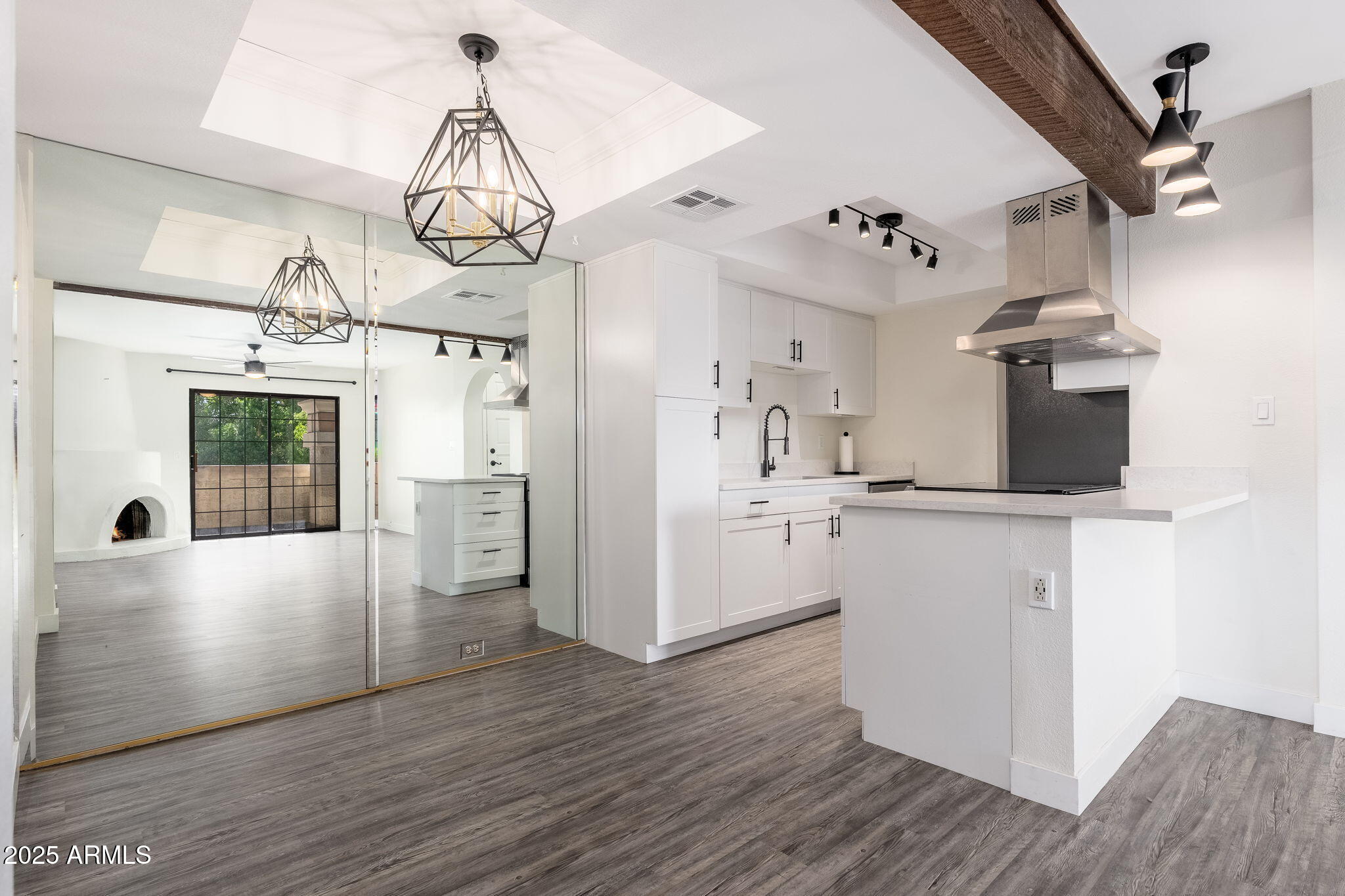 7557 N DREAMY DRAW Drive 219