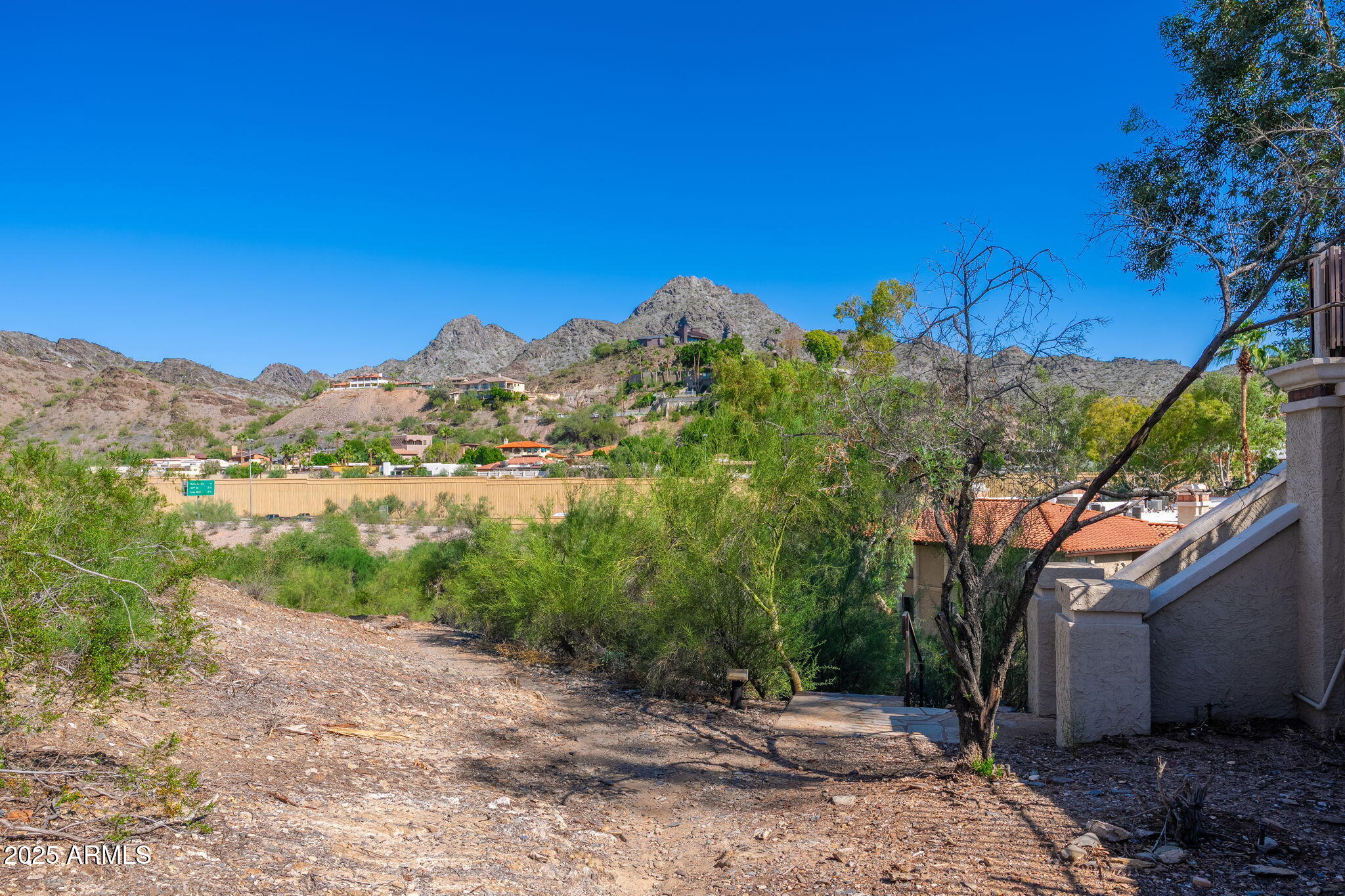 7557 N DREAMY DRAW Drive 219