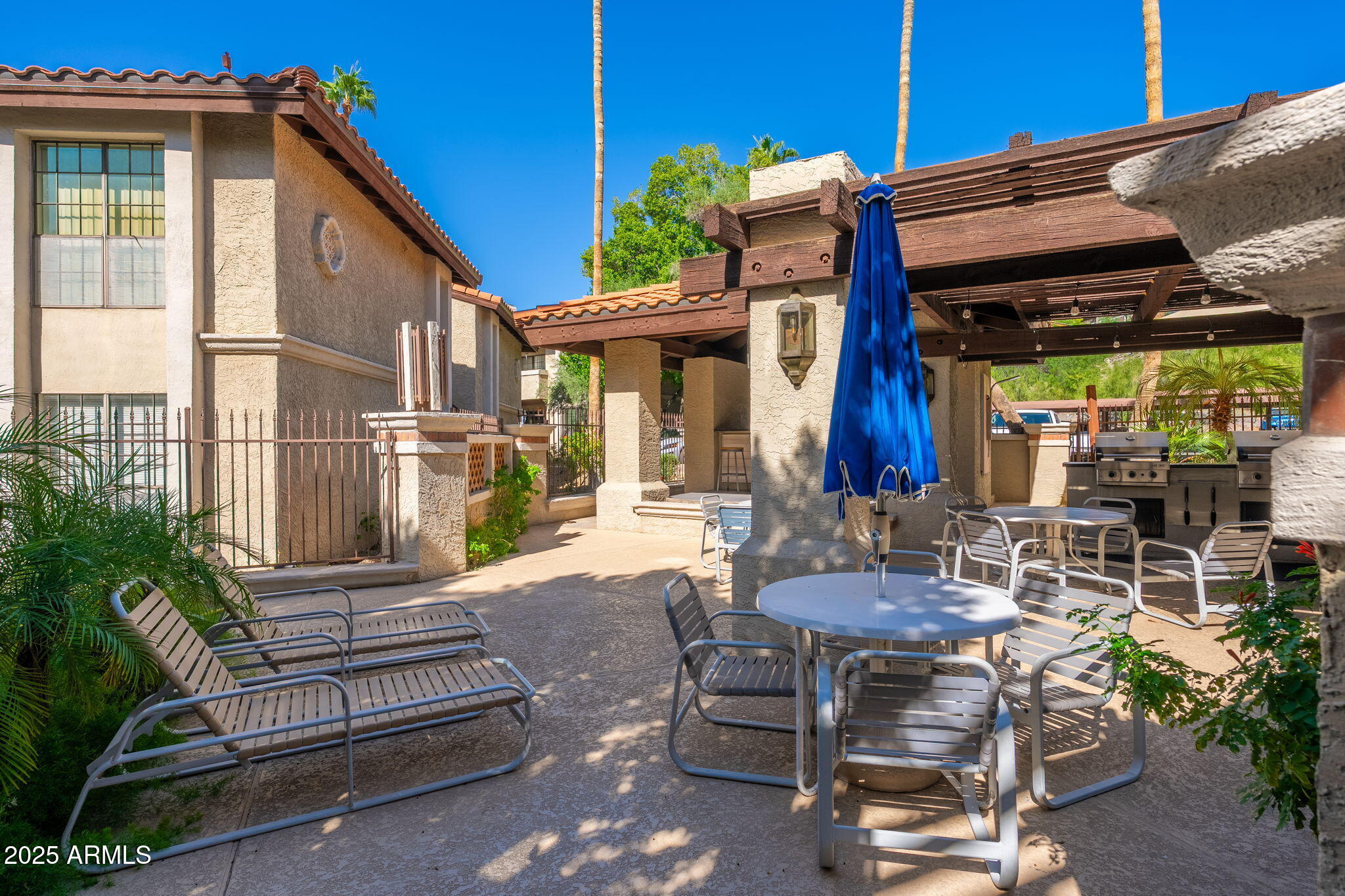 7557 N DREAMY DRAW Drive 219