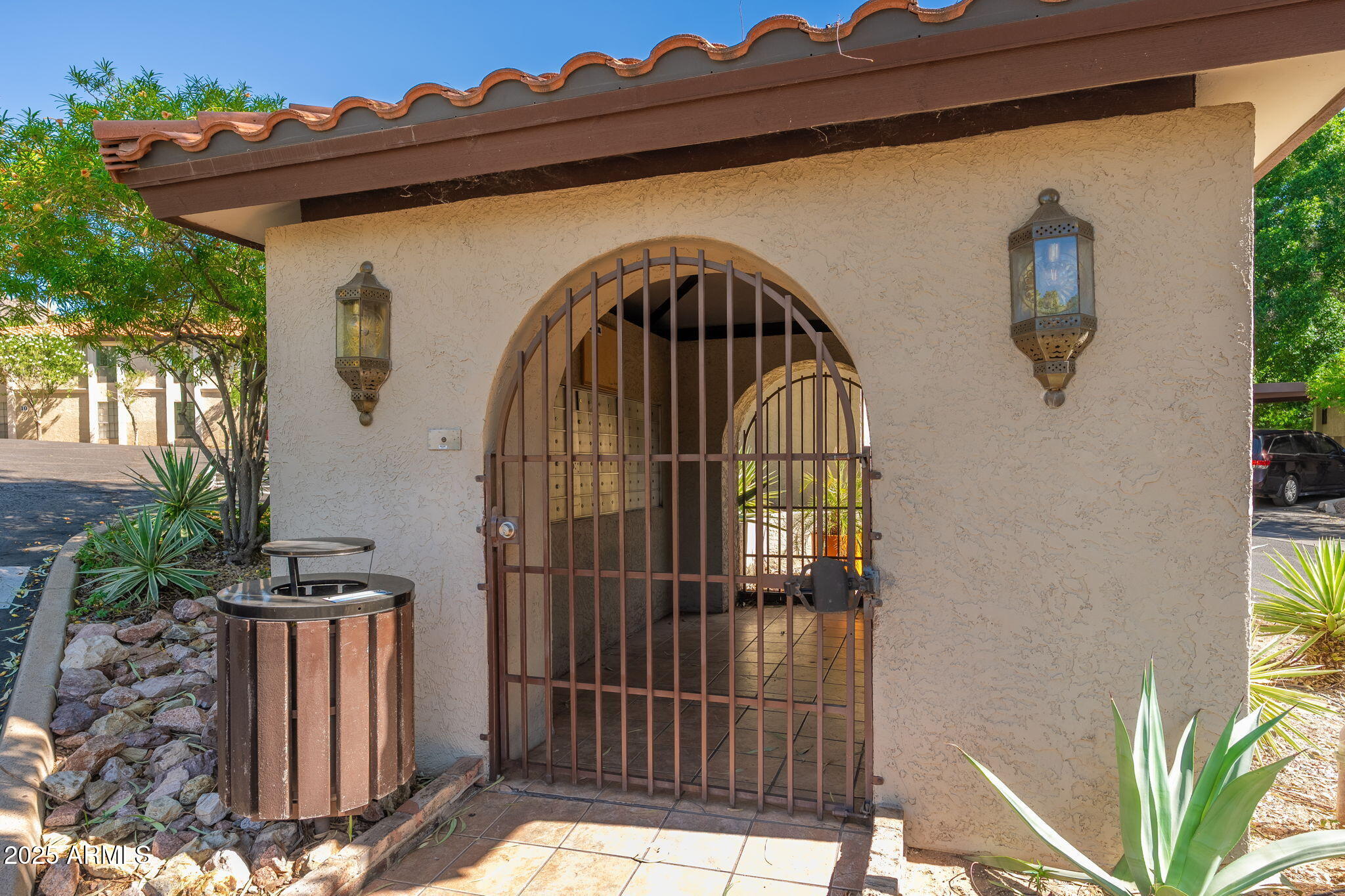 7557 N DREAMY DRAW Drive 219