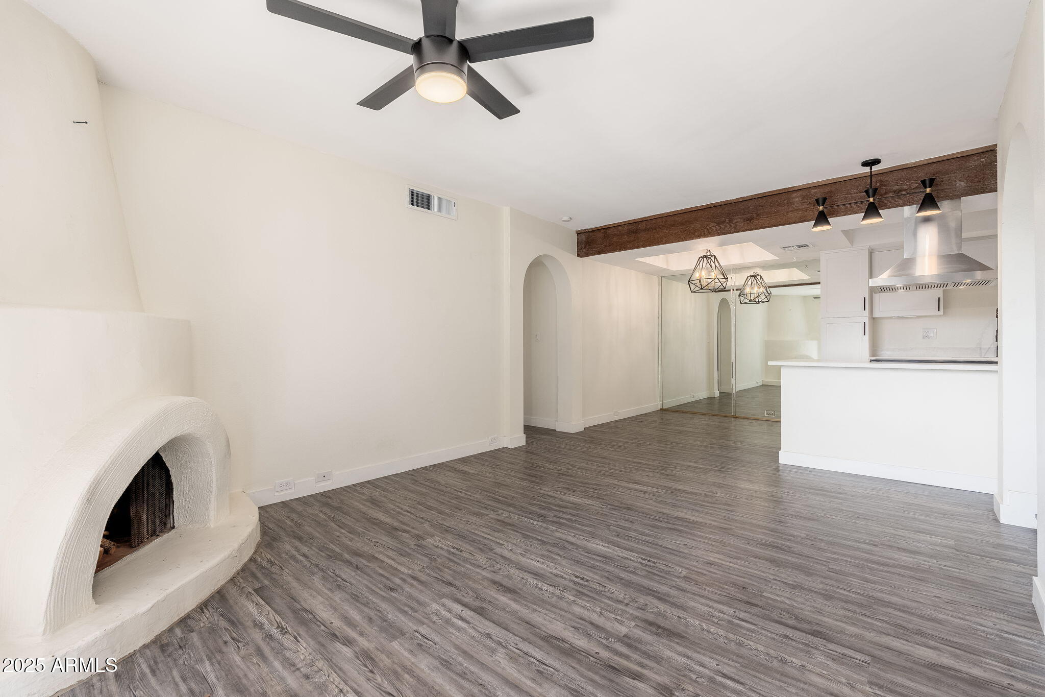 7557 N DREAMY DRAW Drive 219