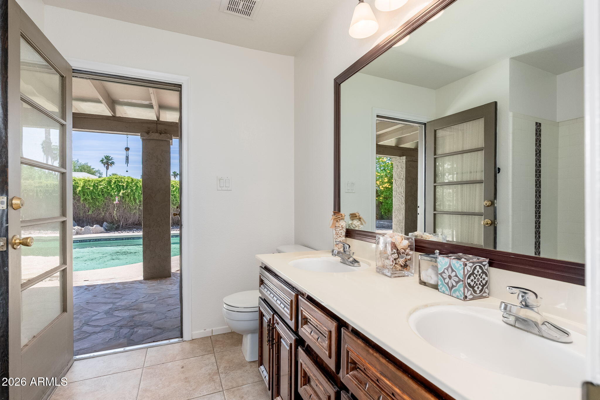 6639 E VOLTAIRE Avenue