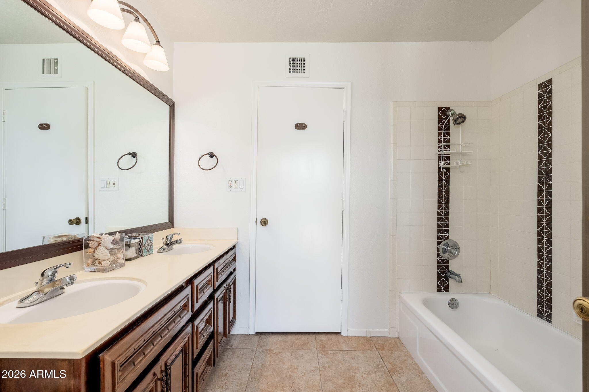 6639 E VOLTAIRE Avenue