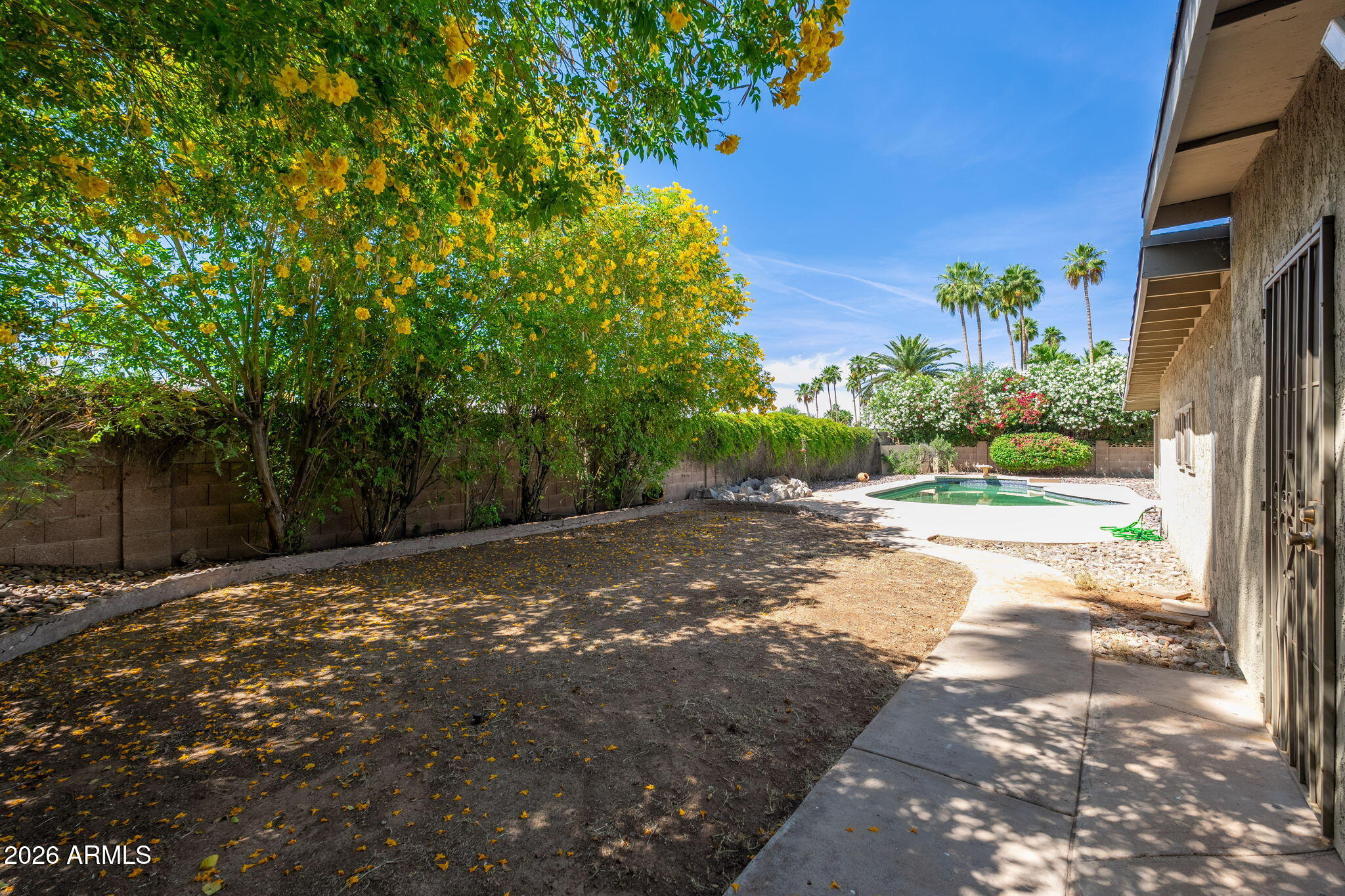 6639 E VOLTAIRE Avenue