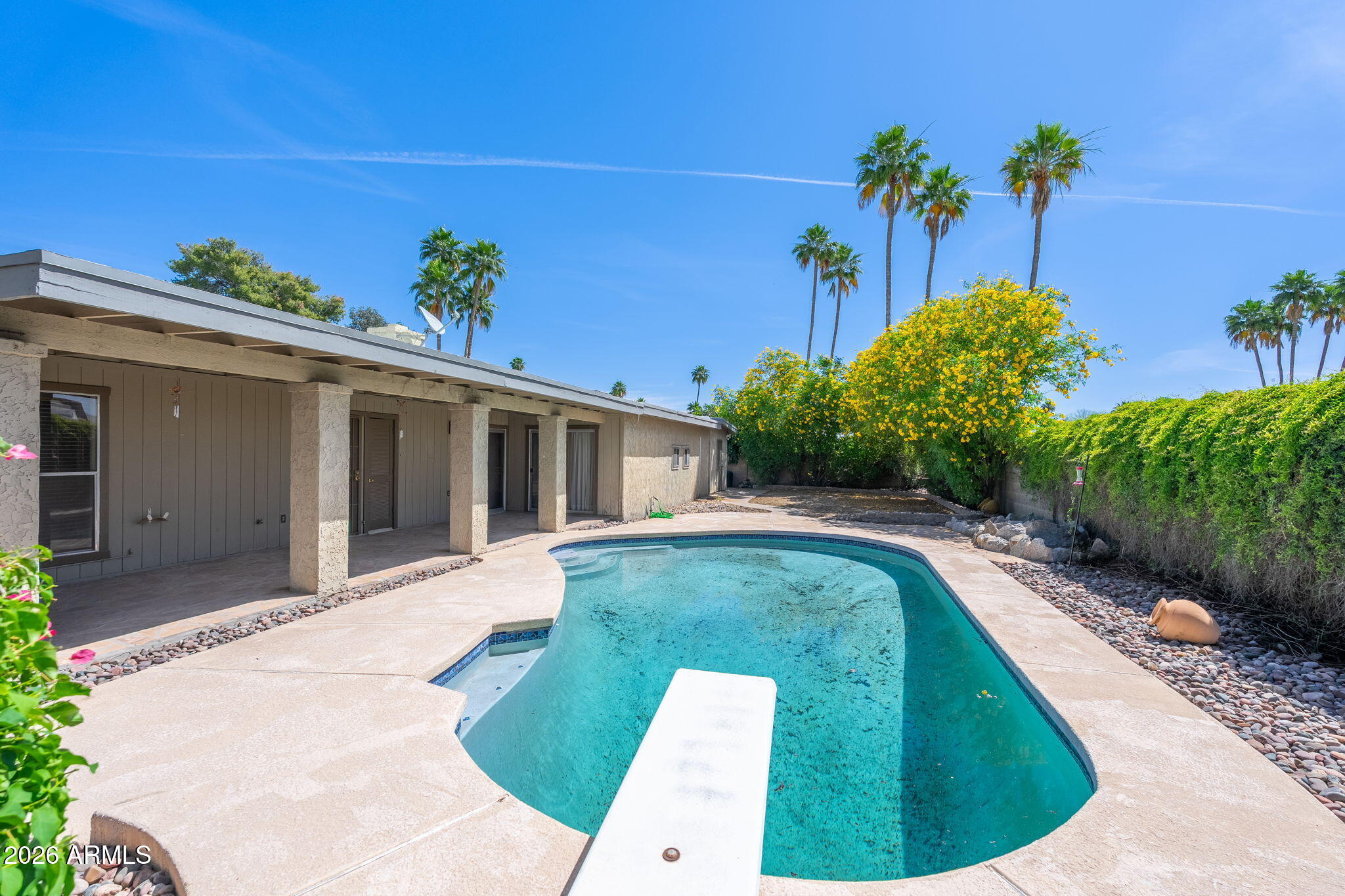 6639 E VOLTAIRE Avenue