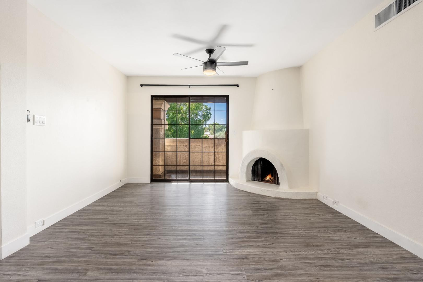 7557 N Dreamy Draw Drive Unit 219