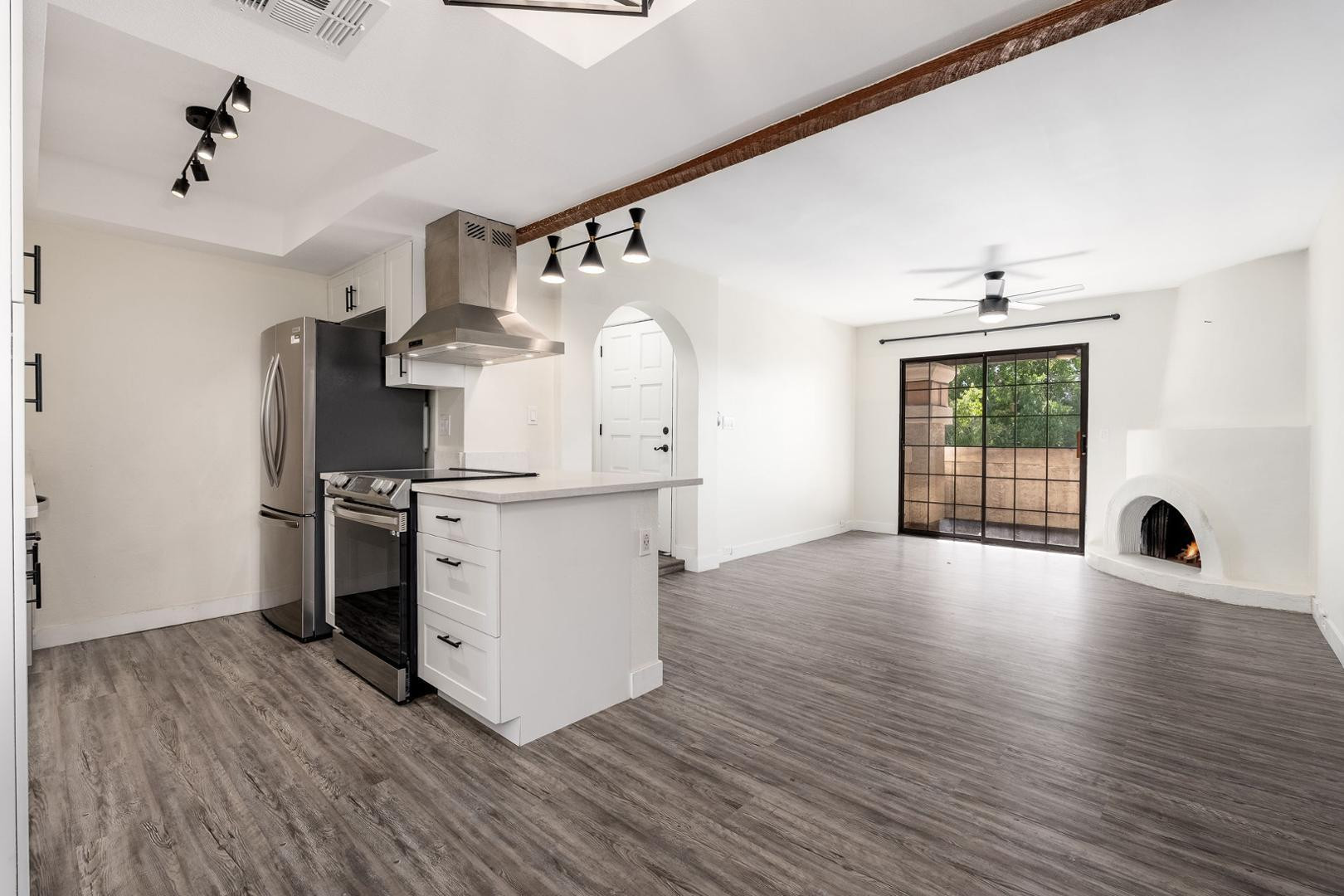 7557 N Dreamy Draw Drive Unit 219