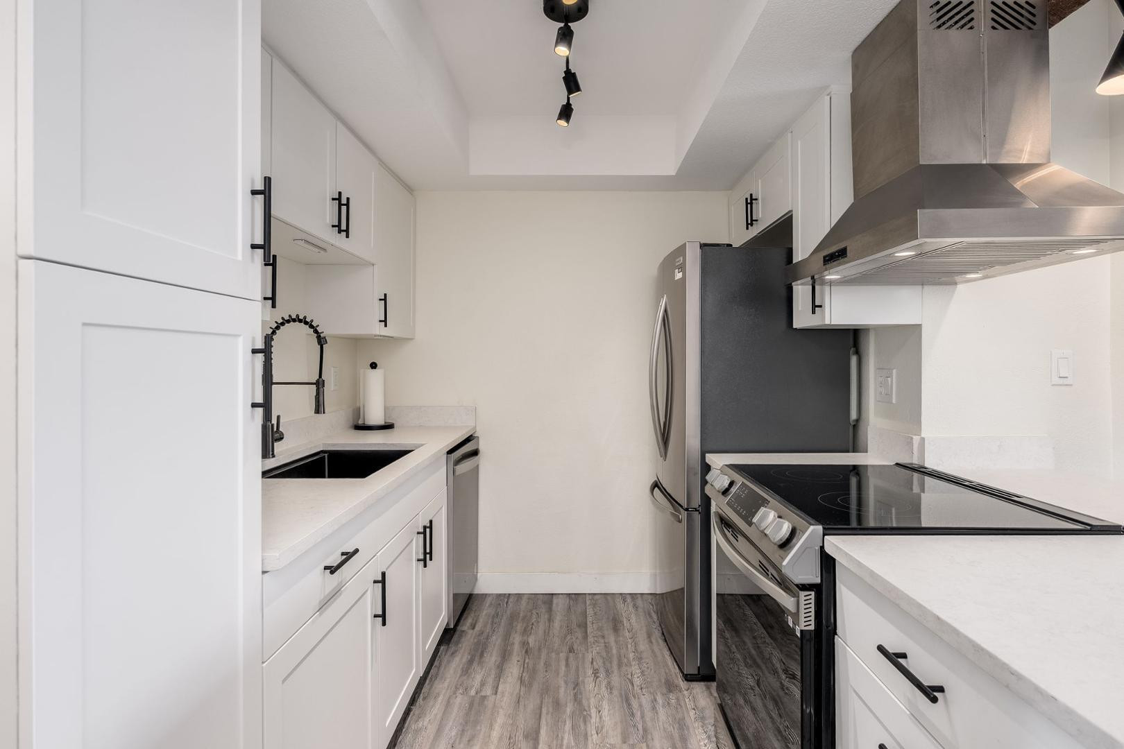 7557 N Dreamy Draw Drive Unit 219