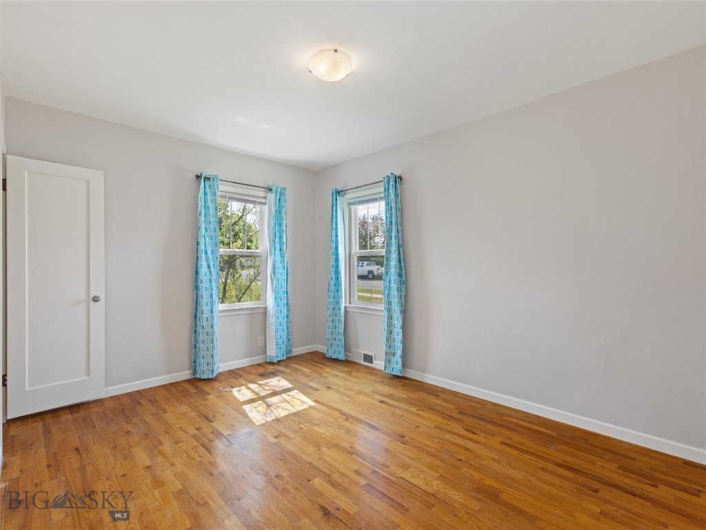 1305 W Geyser