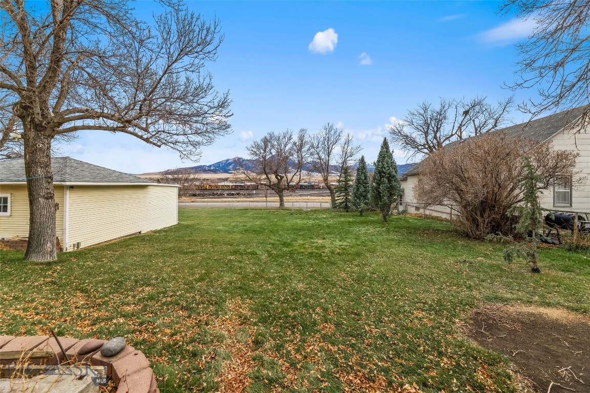 217 E Chinook Street