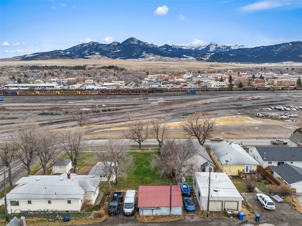 217 E Chinook Street