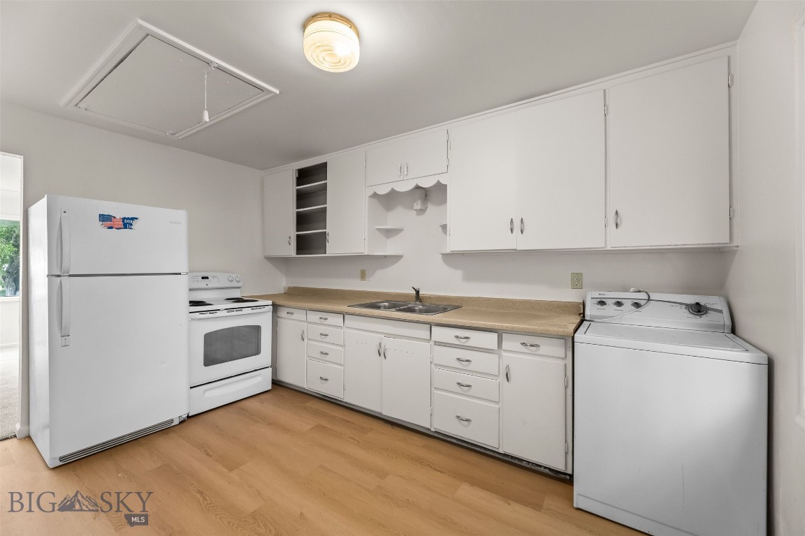 1119 & 1121 W Geyser Street