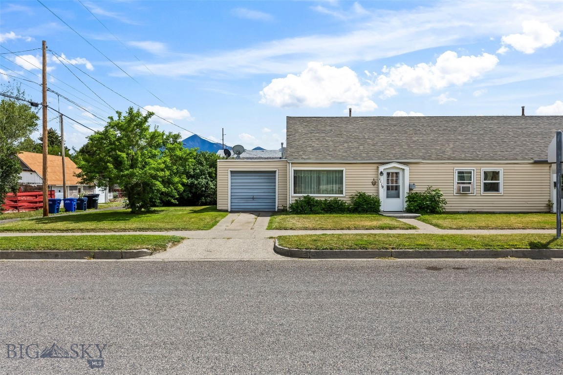 1119 & 1121 W Geyser Street