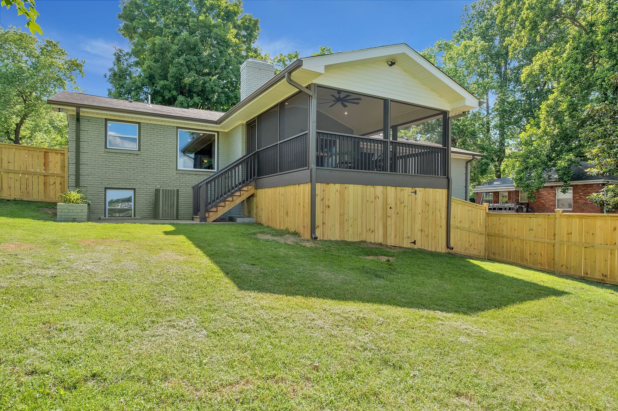 4010 Moss Rose Dr