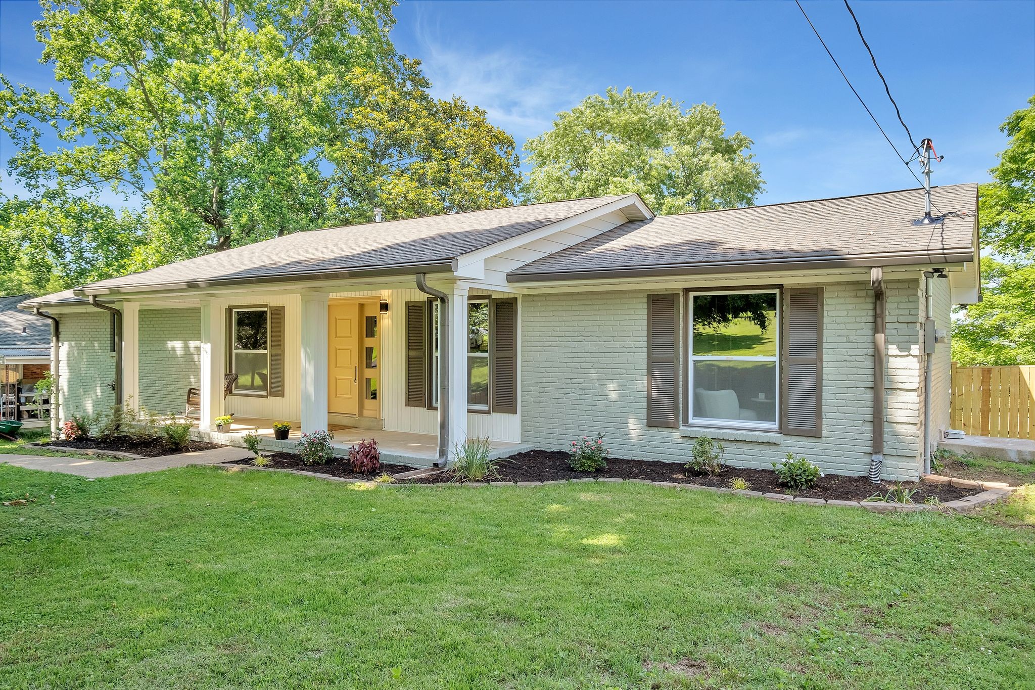 4010 Moss Rose Dr