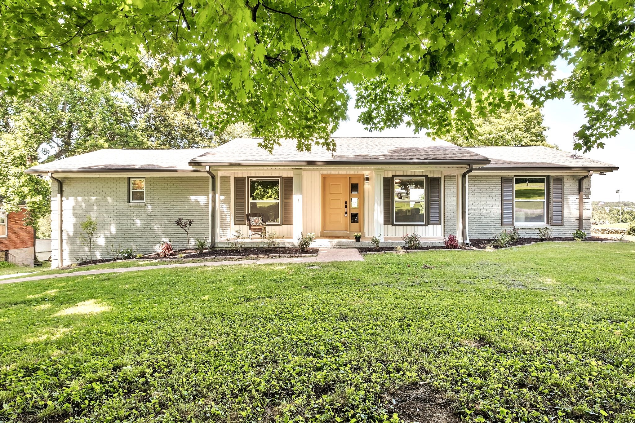 4010 Moss Rose Dr