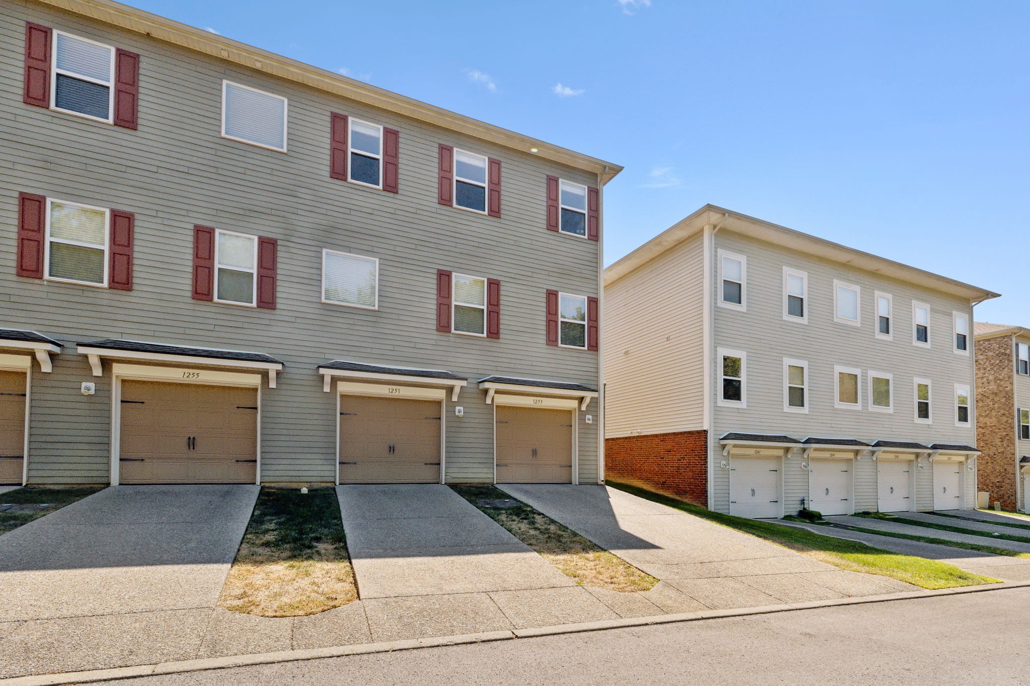 1253 Park Run Dr