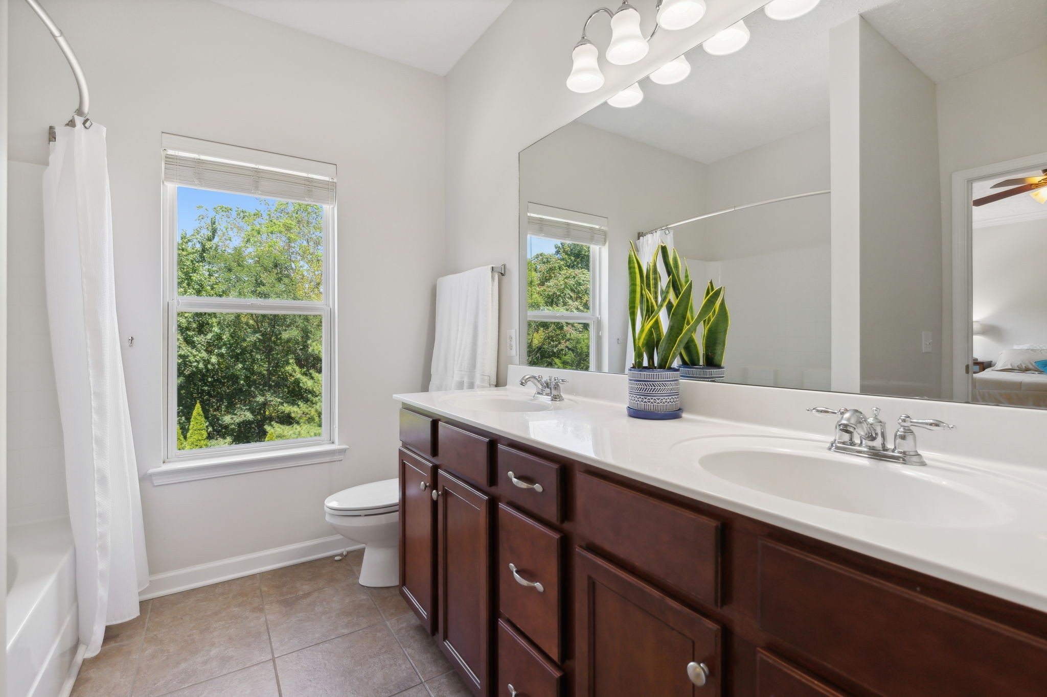 1253 Park Run Dr