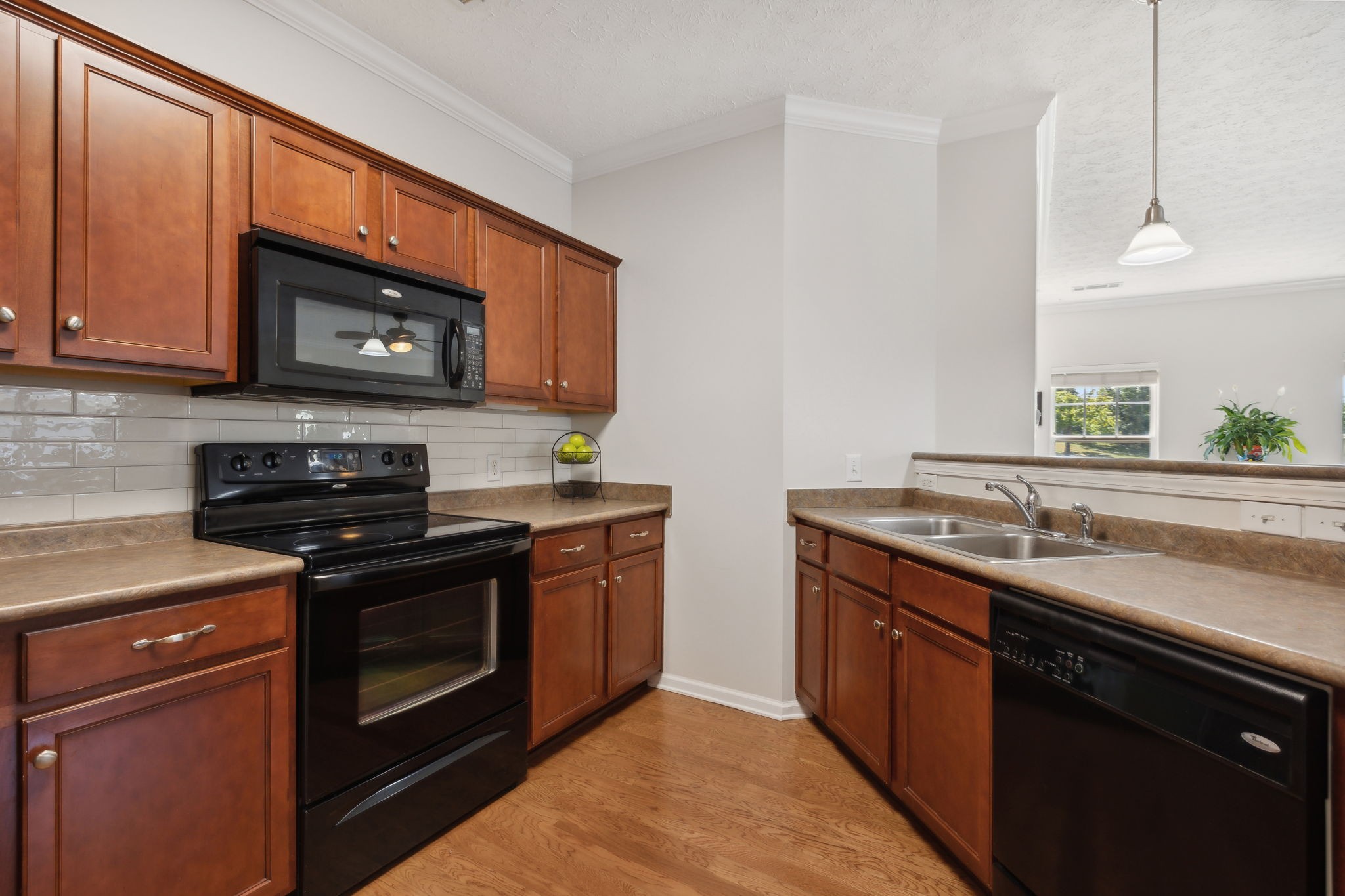 1253 Park Run Dr
