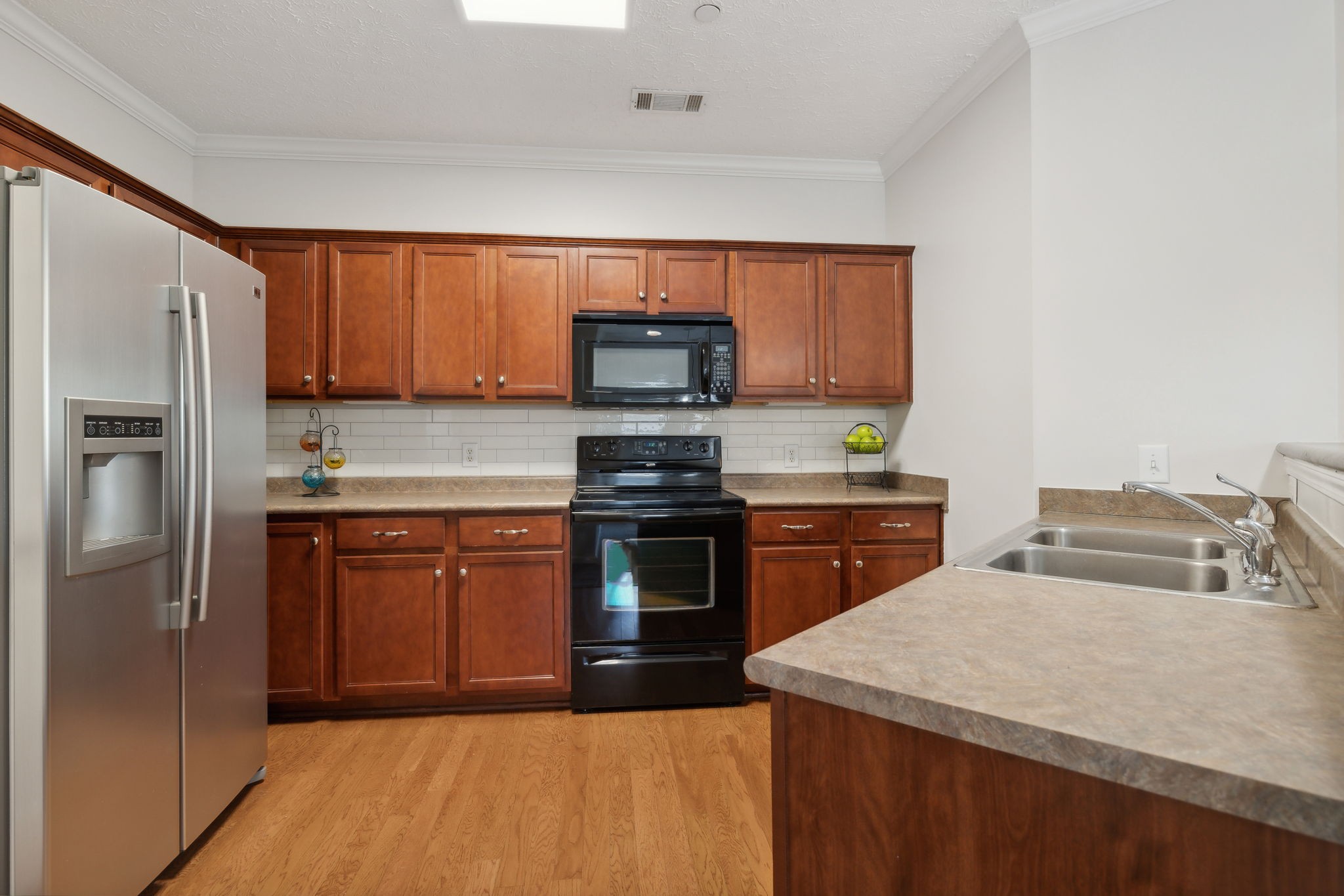 1253 Park Run Dr