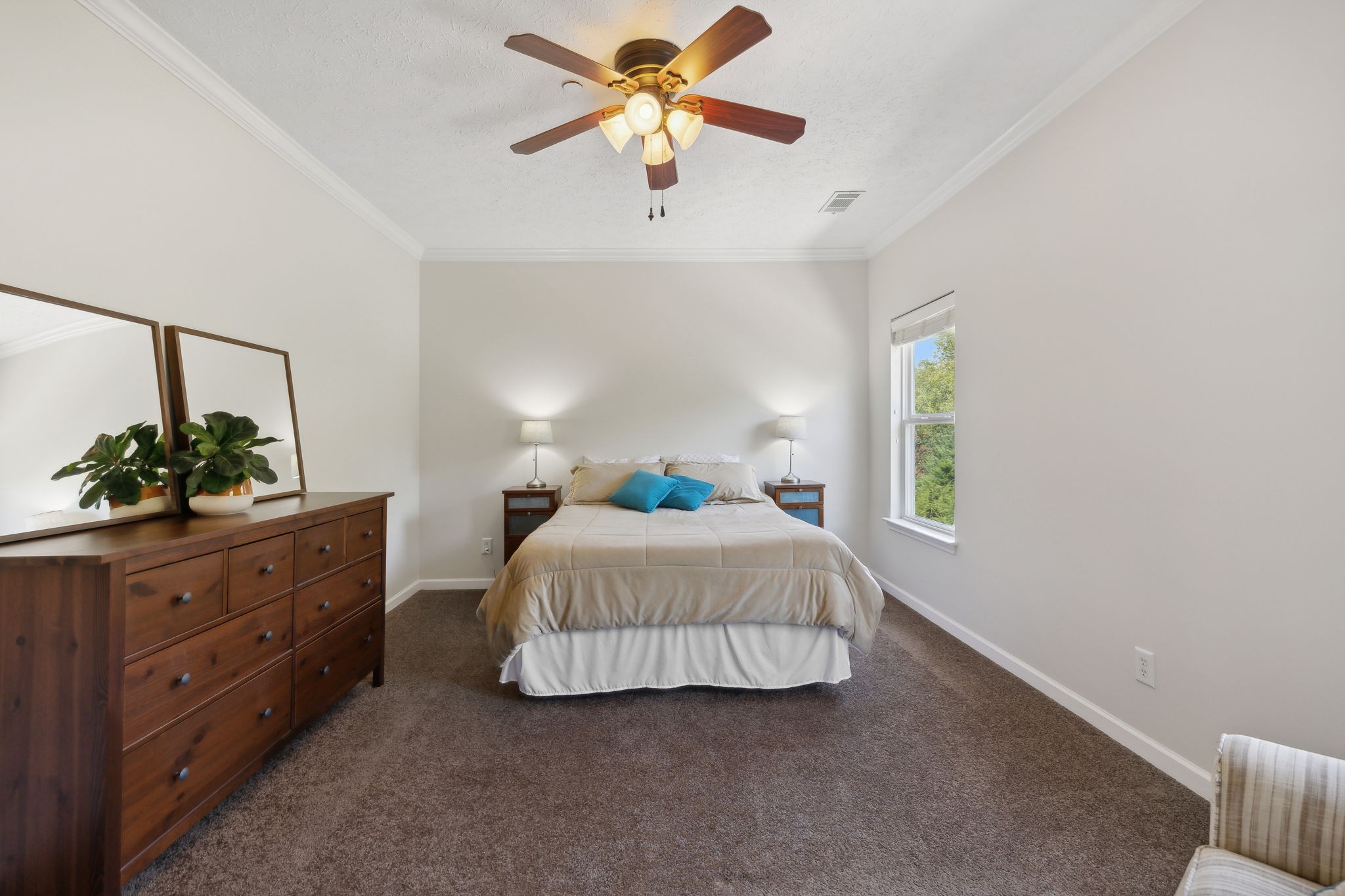 1253 Park Run Dr