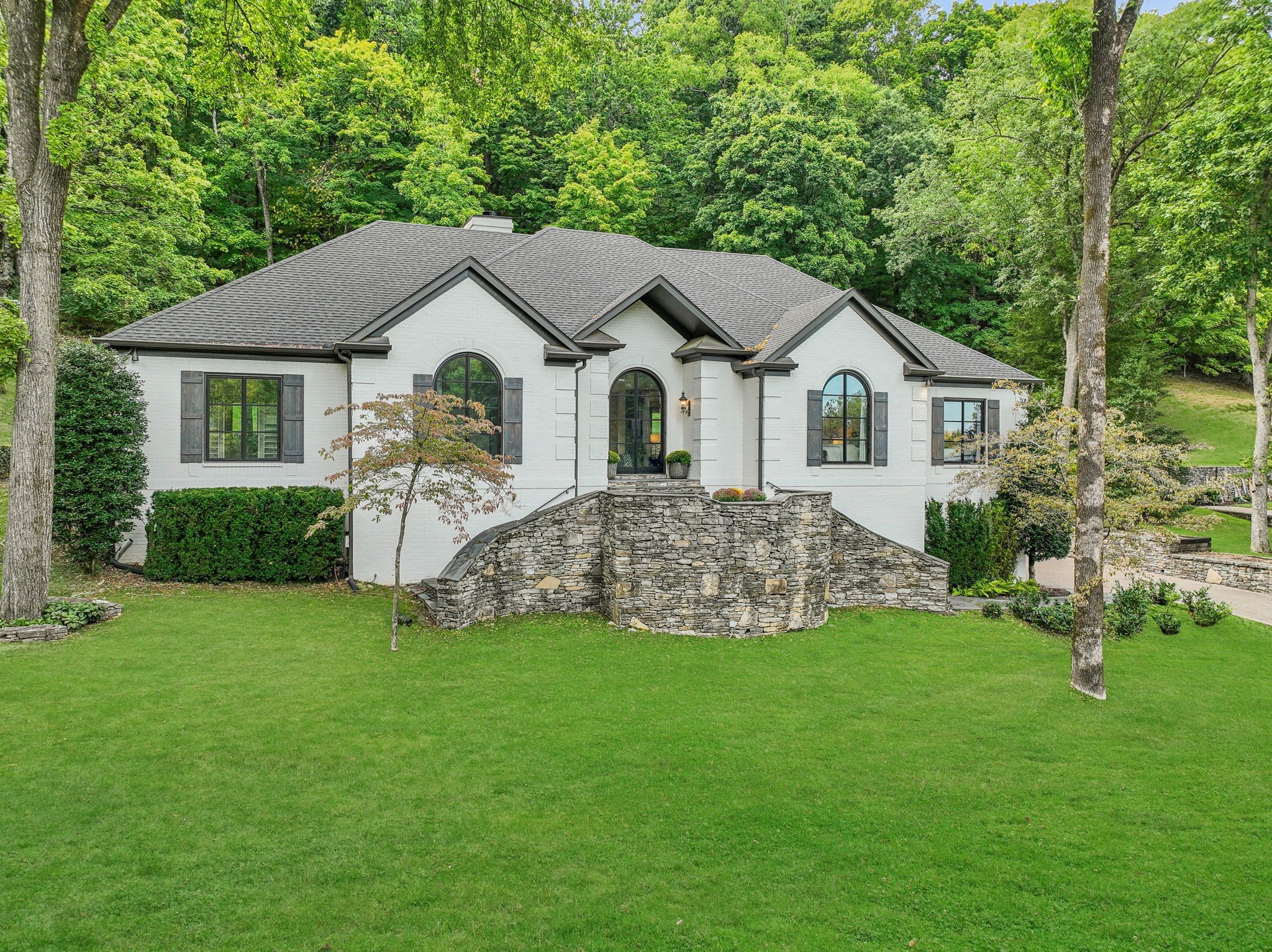 5221 Heathrow Hills Dr
