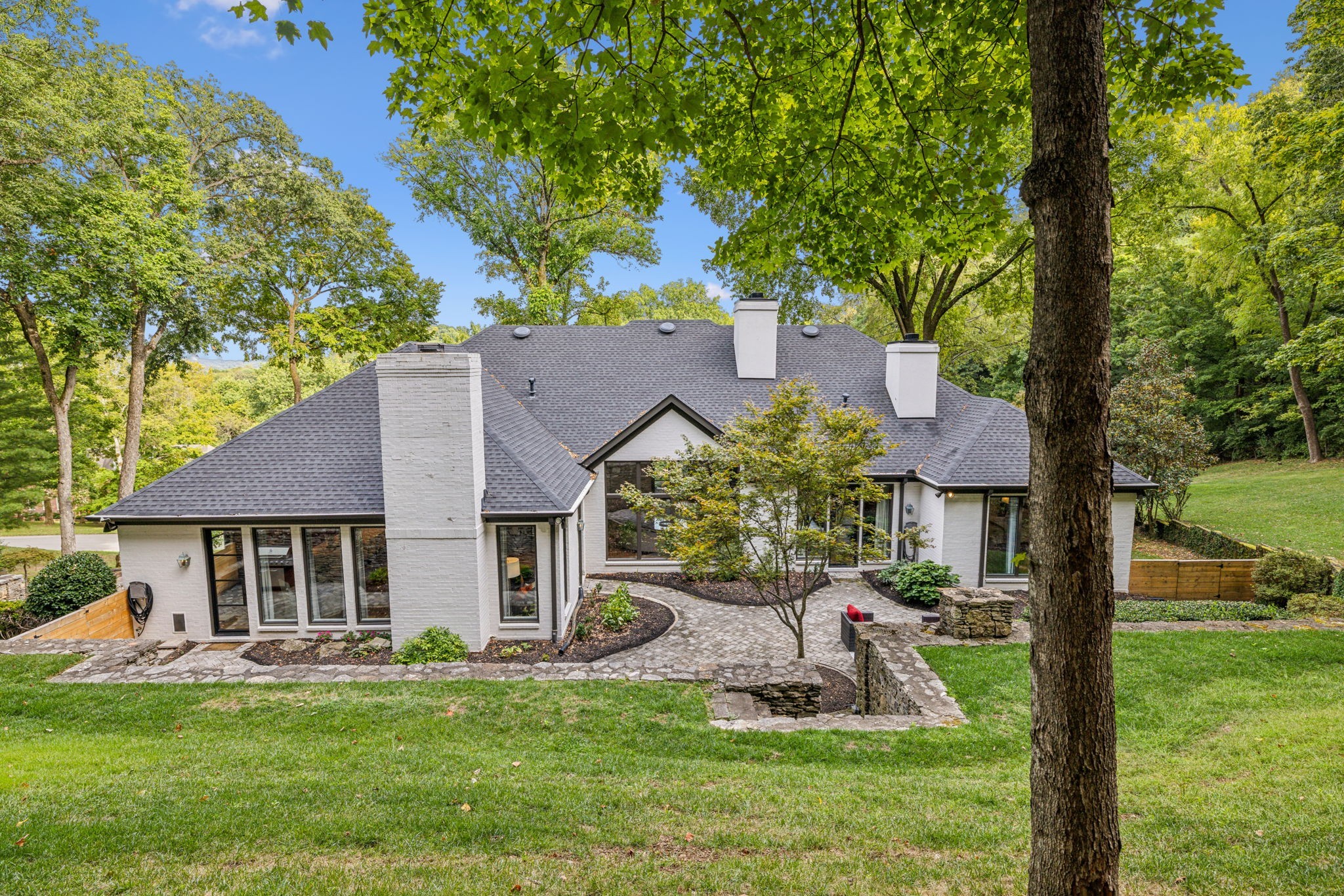 5221 Heathrow Hills Dr