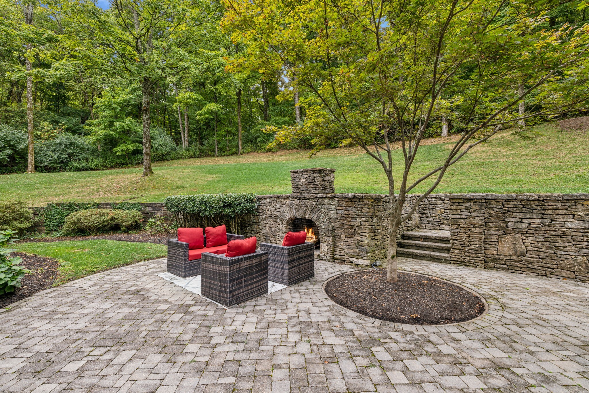 5221 Heathrow Hills Dr