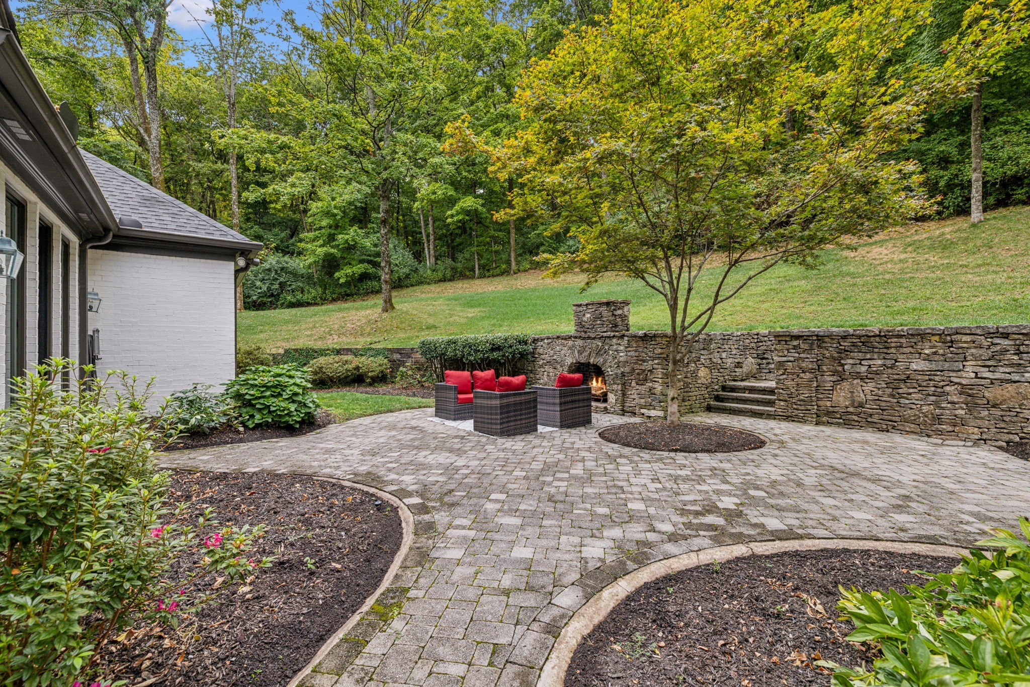 5221 Heathrow Hills Dr