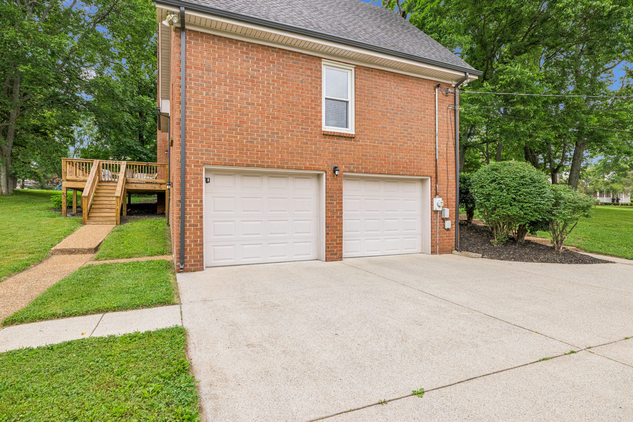 9214 Hunterboro Dr