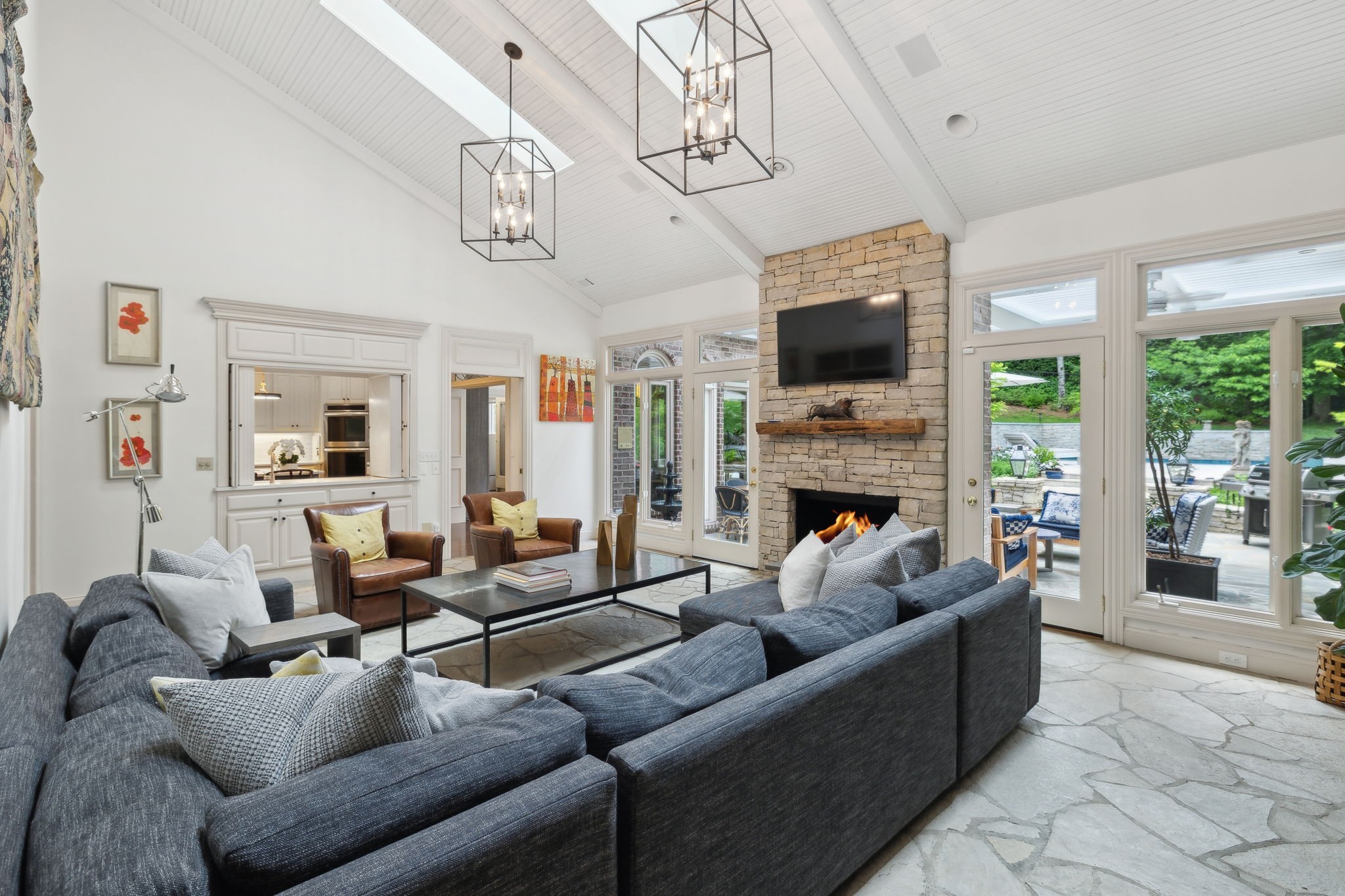 915 Calloway Dr