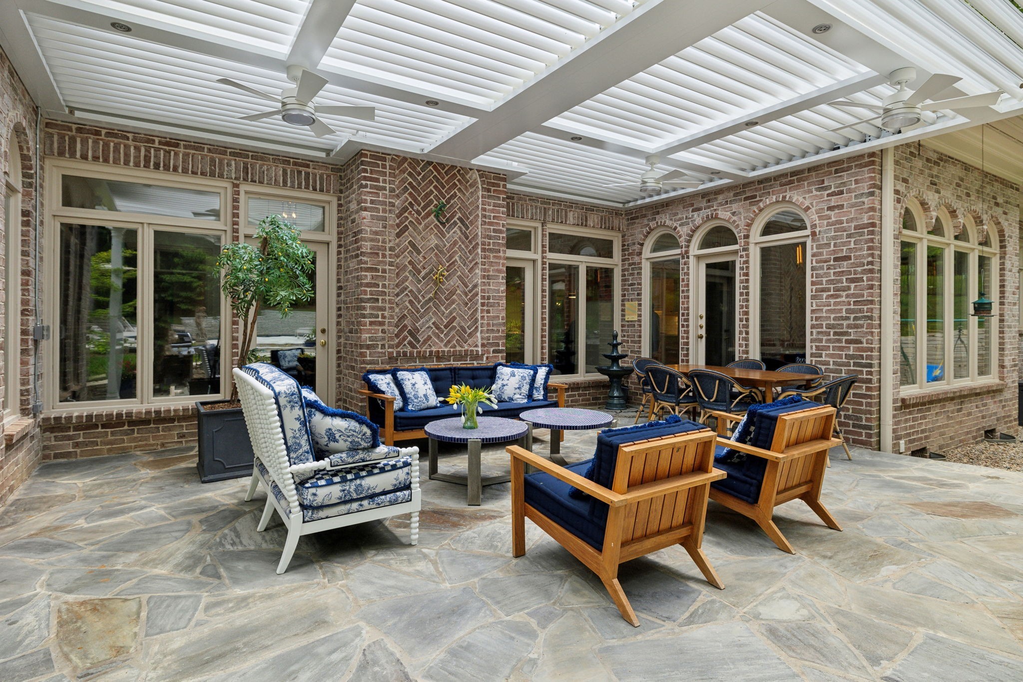 915 Calloway Dr