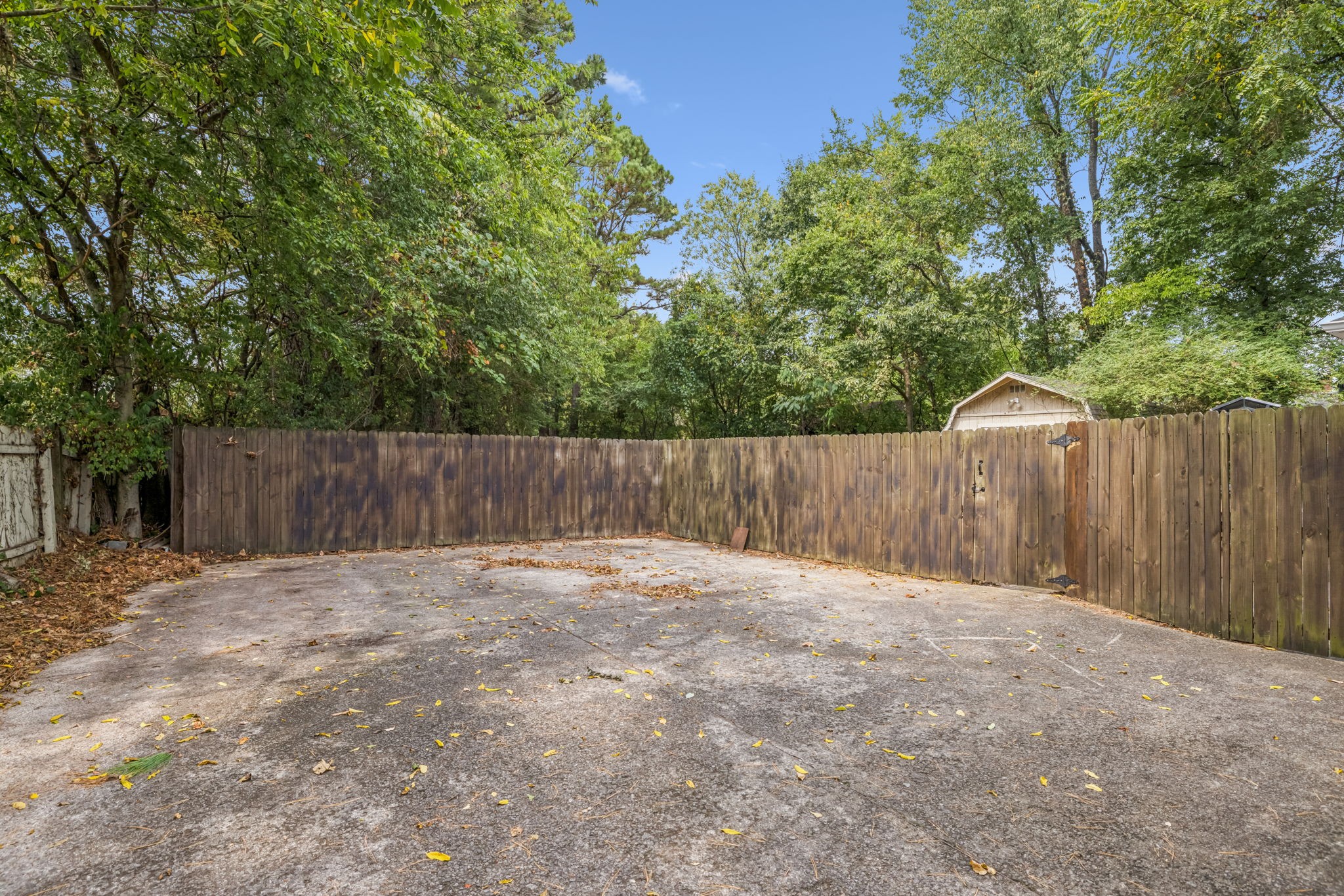 2502 Timwood Dr