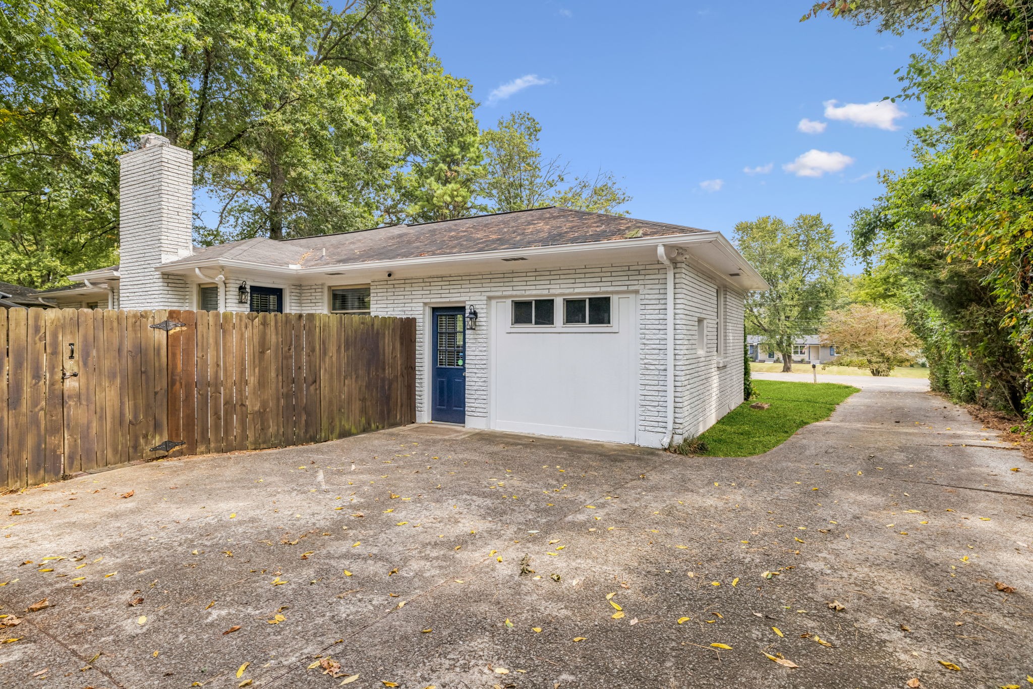 2502 Timwood Dr