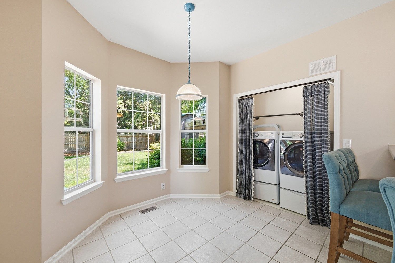 447 Essex Park Cir