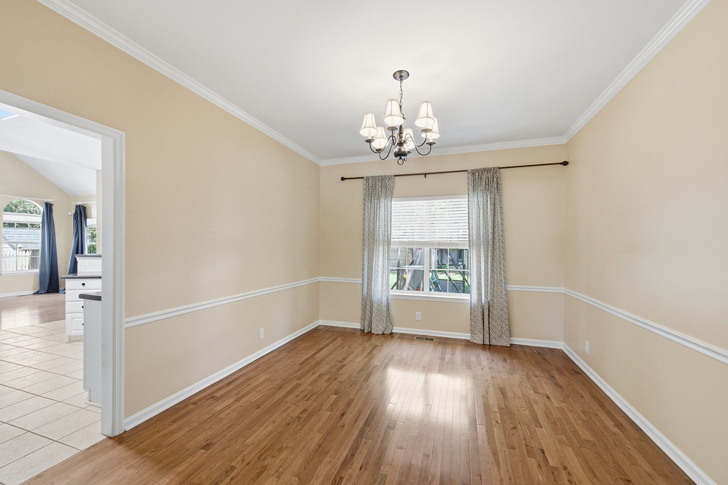 447 Essex Park Cir