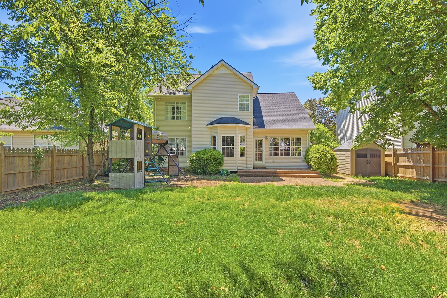 447 Essex Park Cir