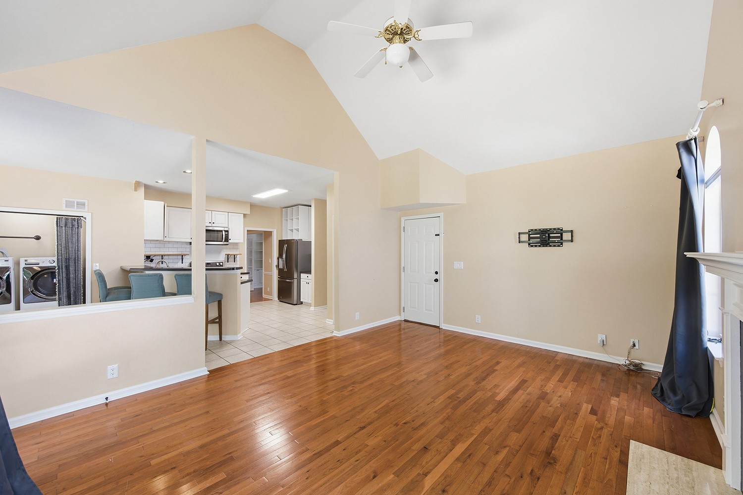 447 Essex Park Cir