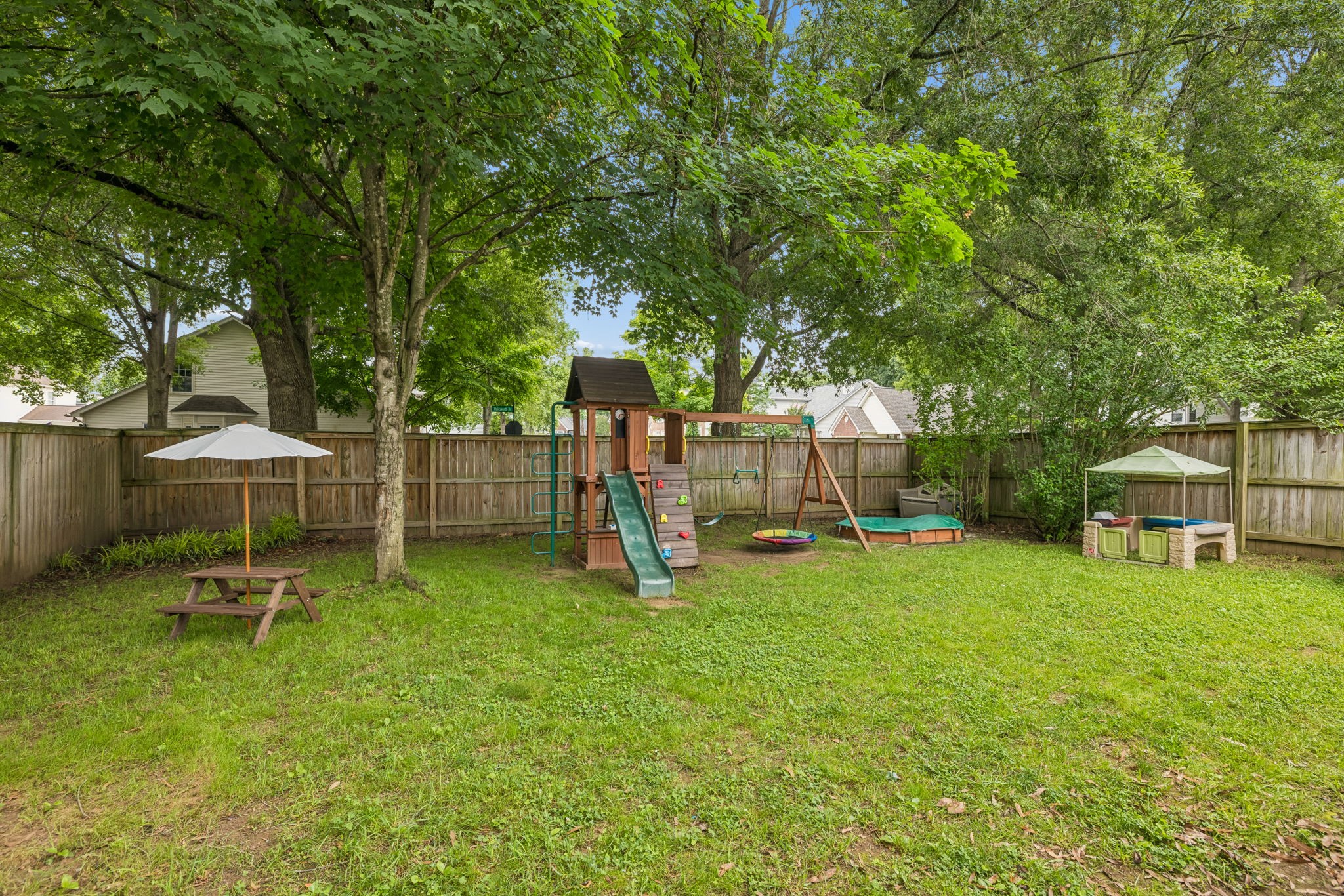 806 Brandyleigh Ct