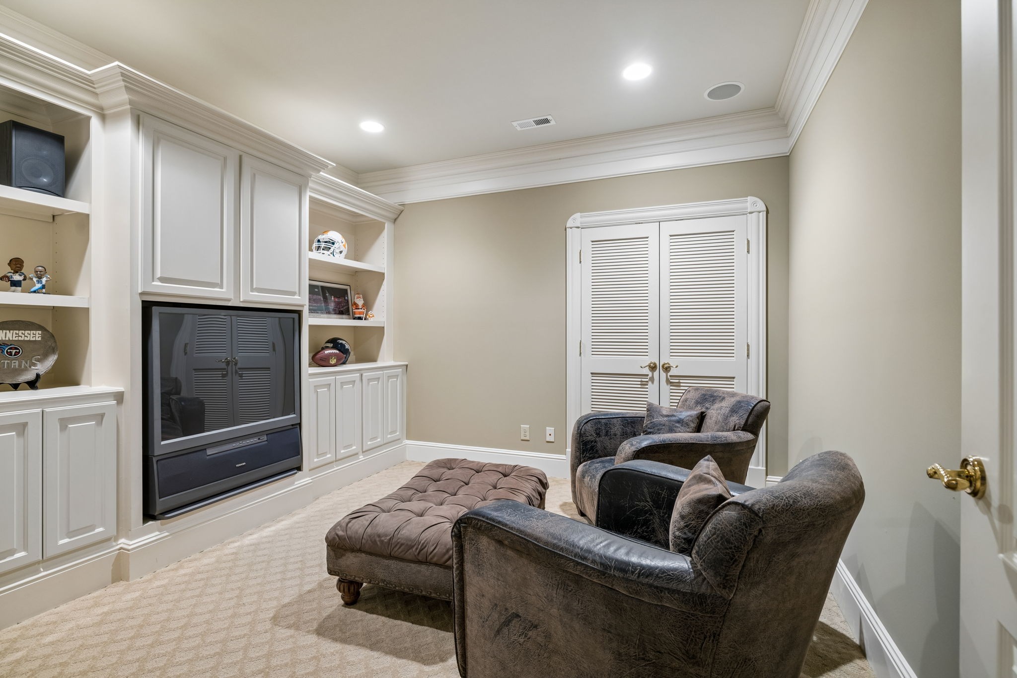 5213 Colfax Ct