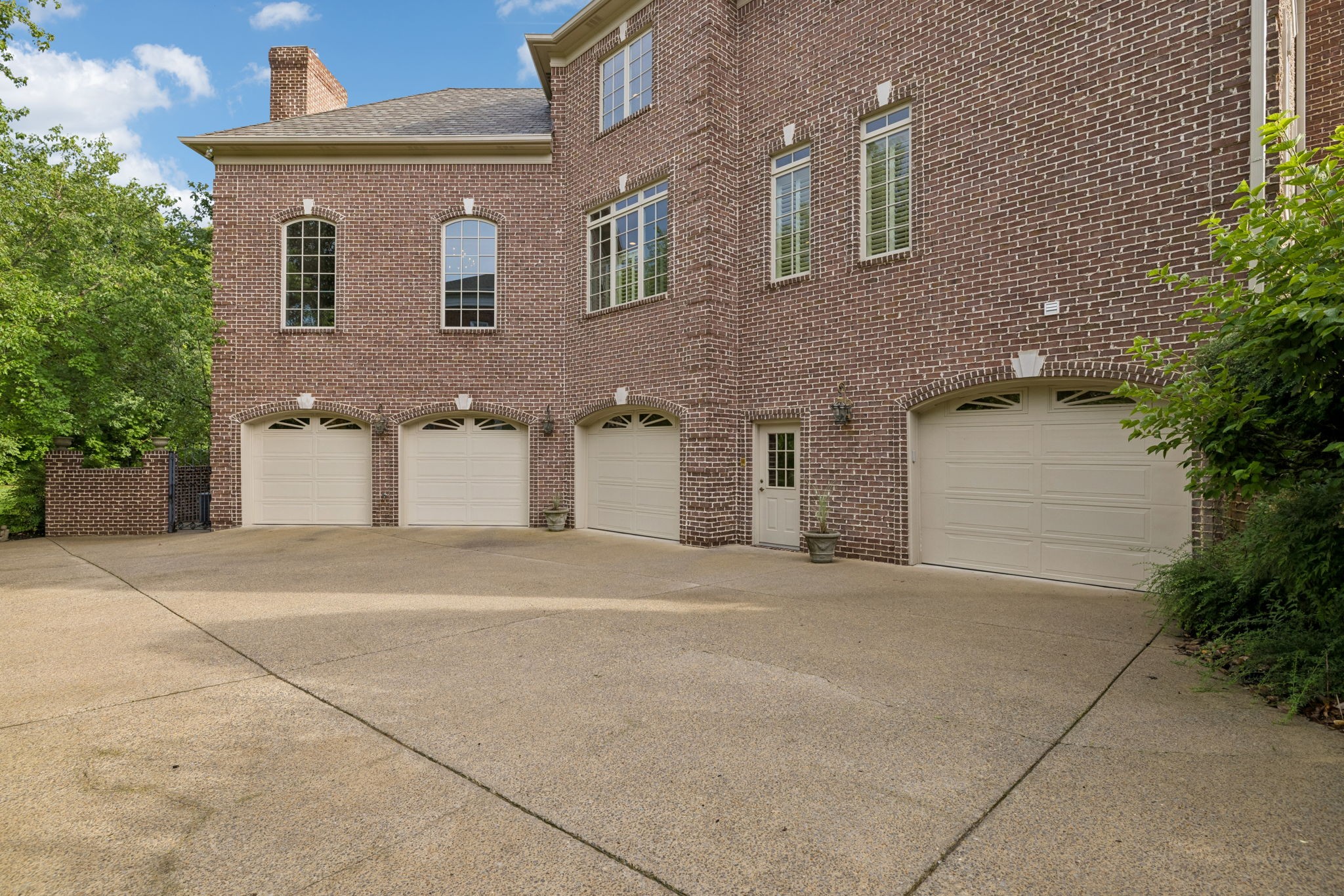 5213 Colfax Ct