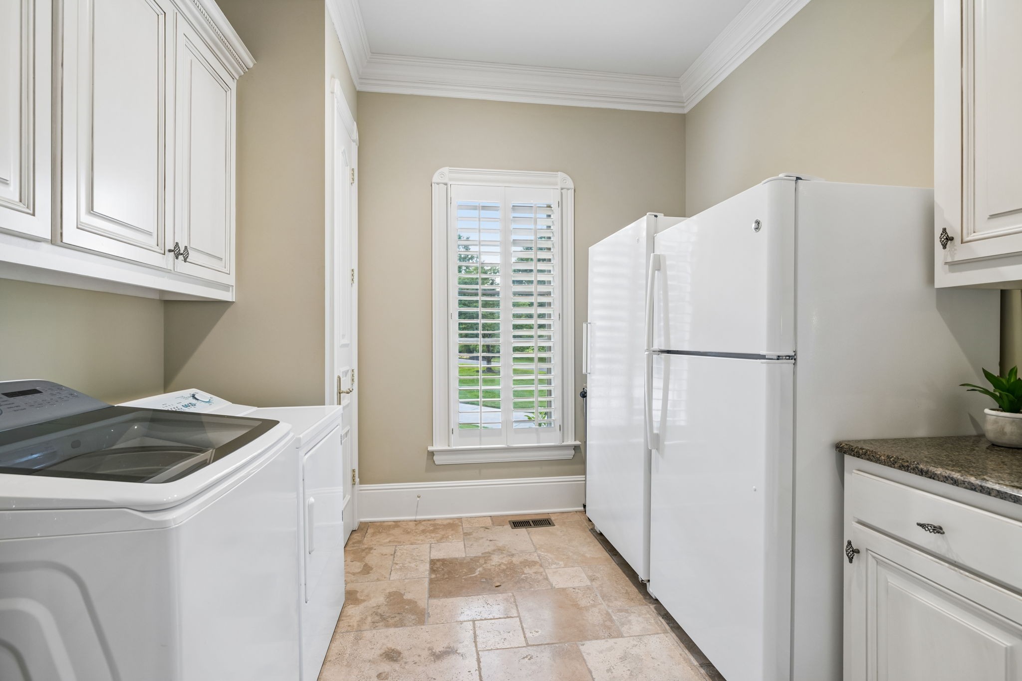 5213 Colfax Ct