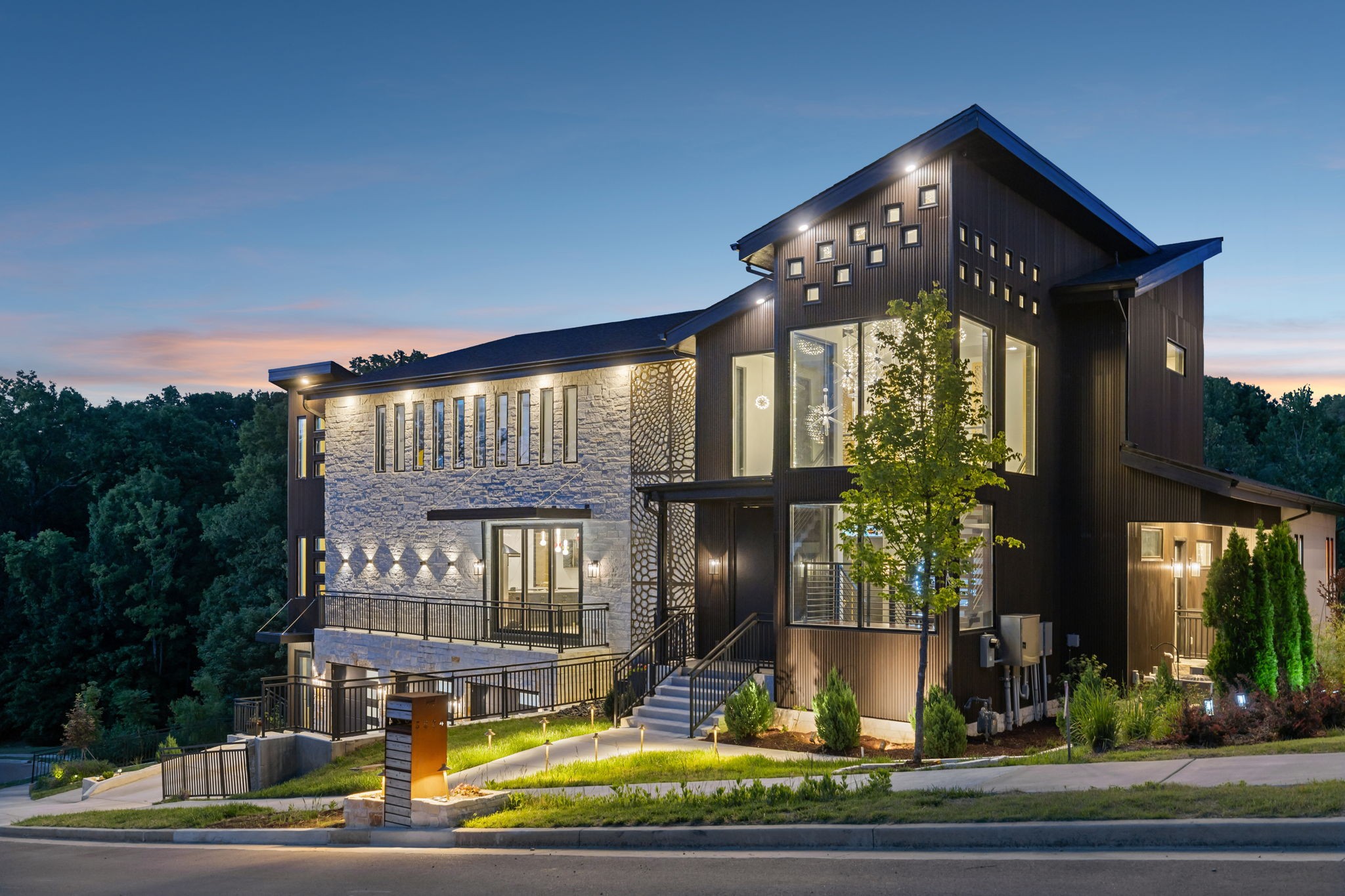 5824 Woodland Hills Dr