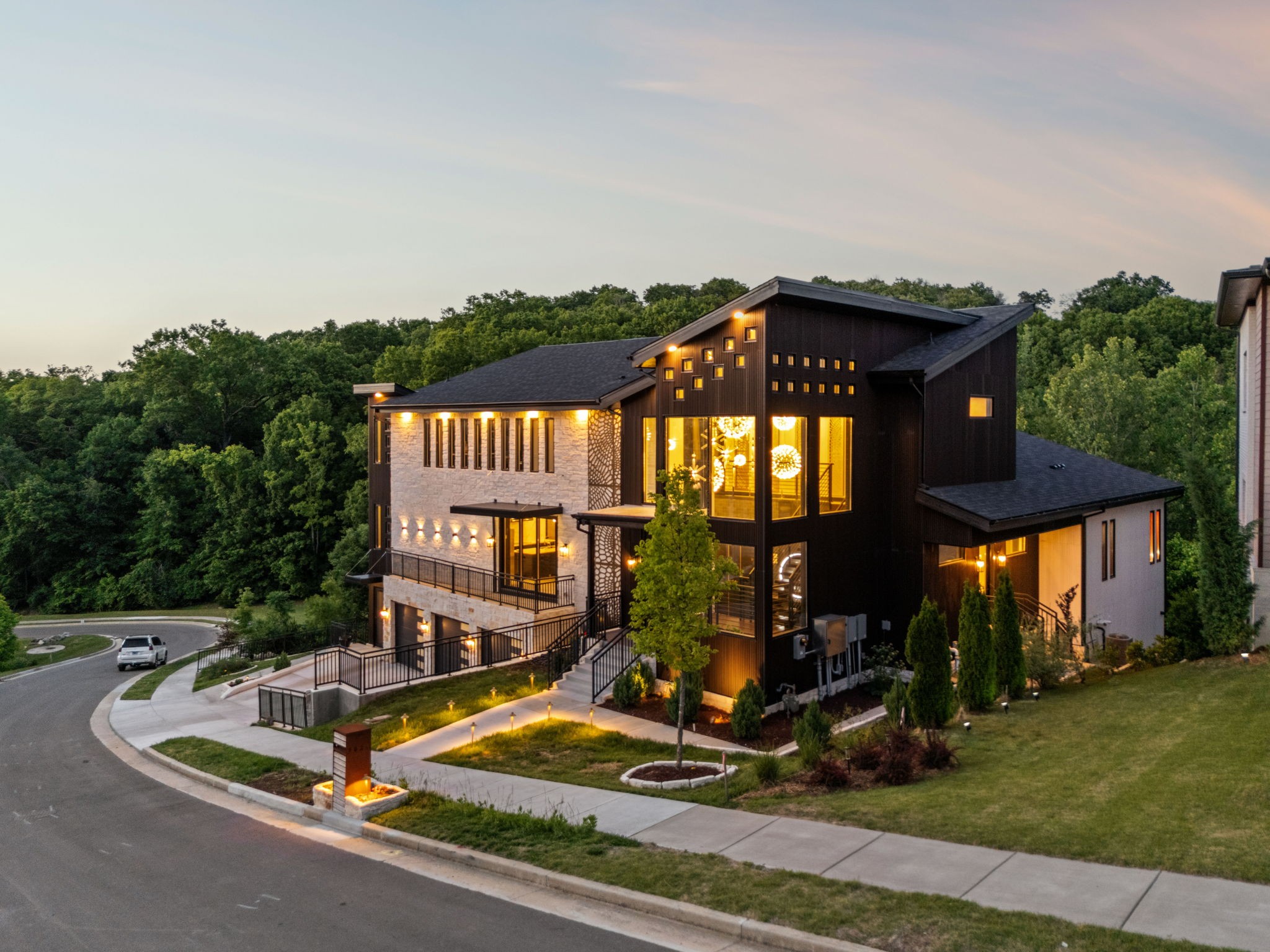 5824 Woodland Hills Dr
