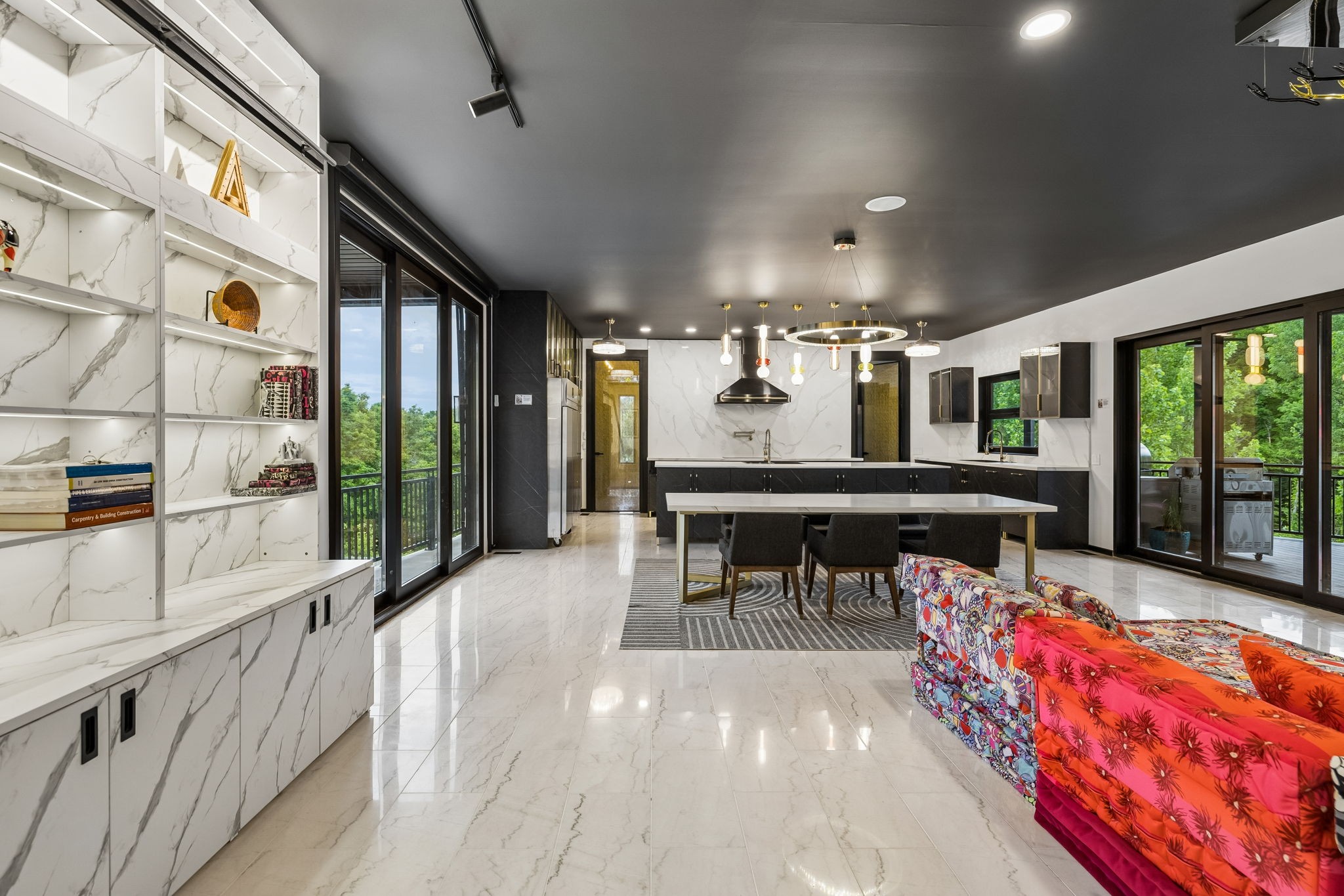 5824 Woodland Hills Dr